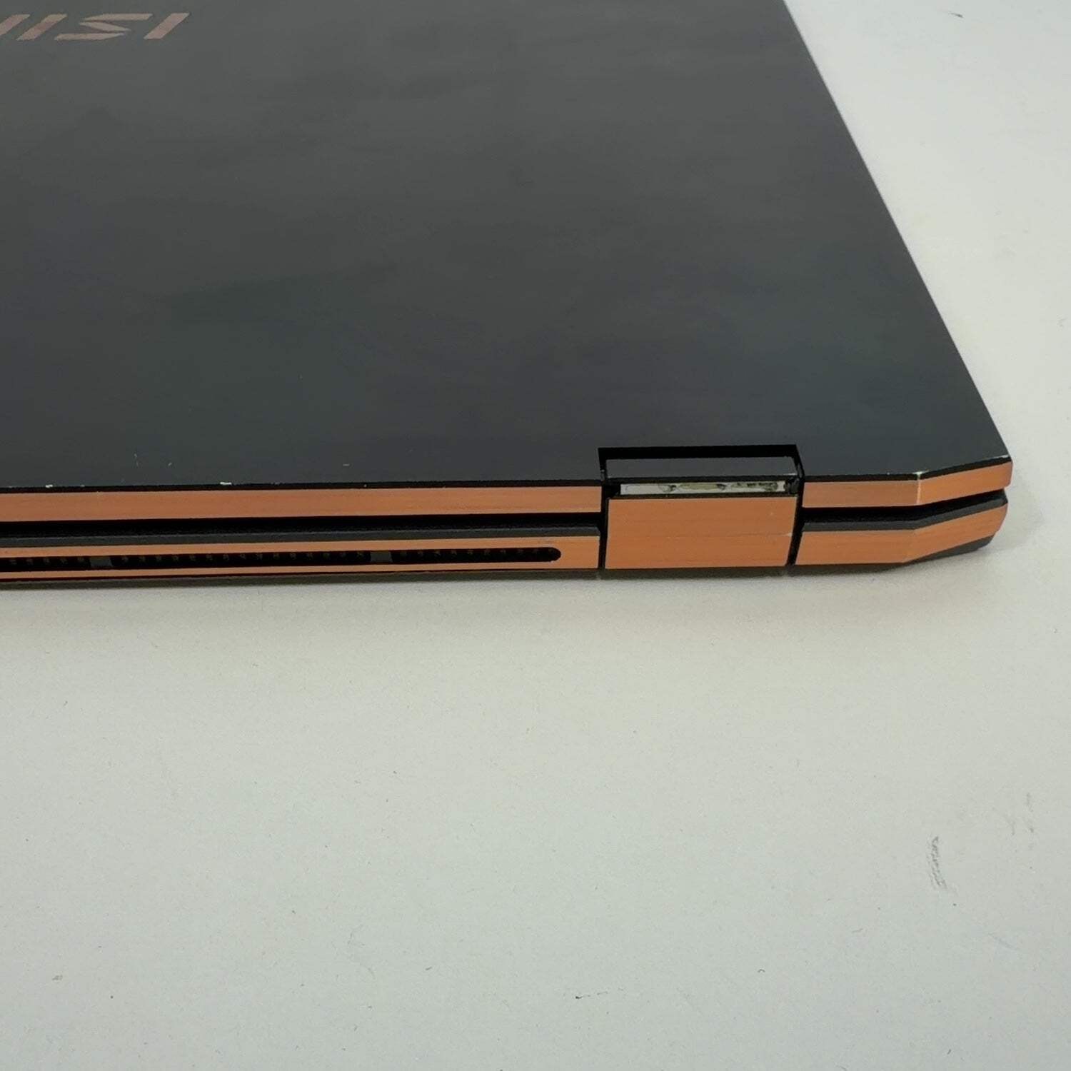 Broken MSI Summit E13 Flip Evo A13MT 13.4″ i7-1360P 16GB RAM 1TB SSD Cracked