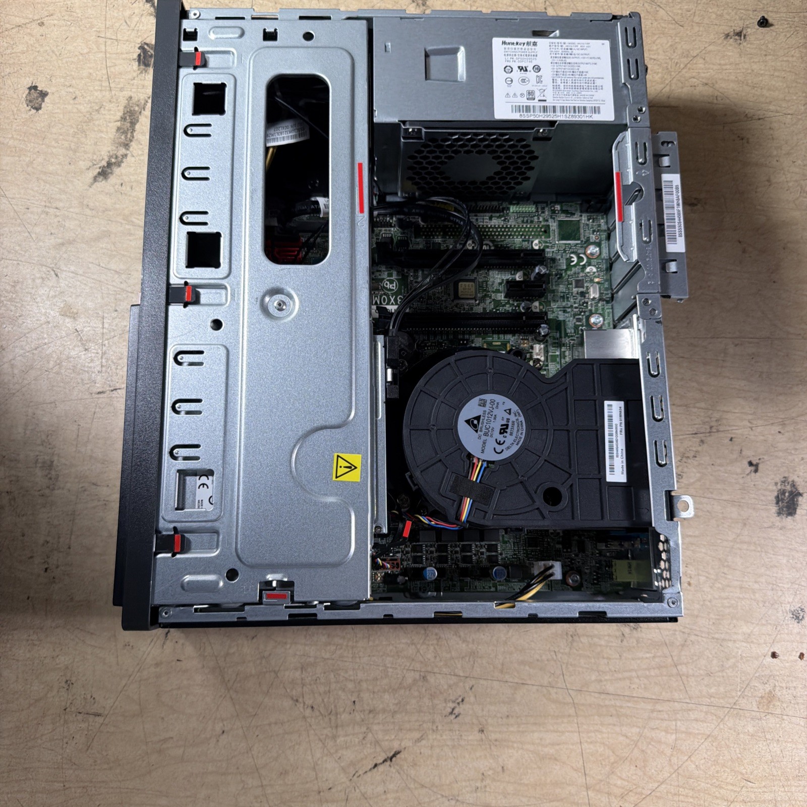 LENOVO THINKCENTRE M920S INTEL CORE I5 8TH GEN 16GB RAM **NO HD/ NO CADDIE