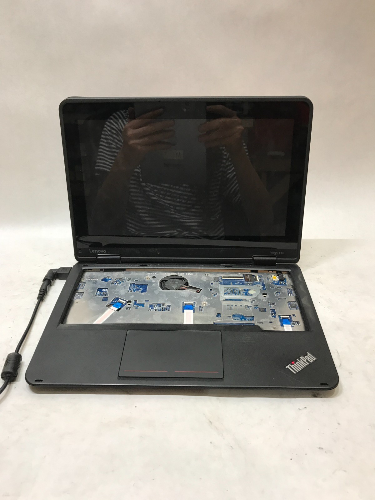 Lenovo ThinkPad Yoga 11e 4th Gen Intel Core i3 NO RAM NO HDD/OS NO POWER!!! – DW