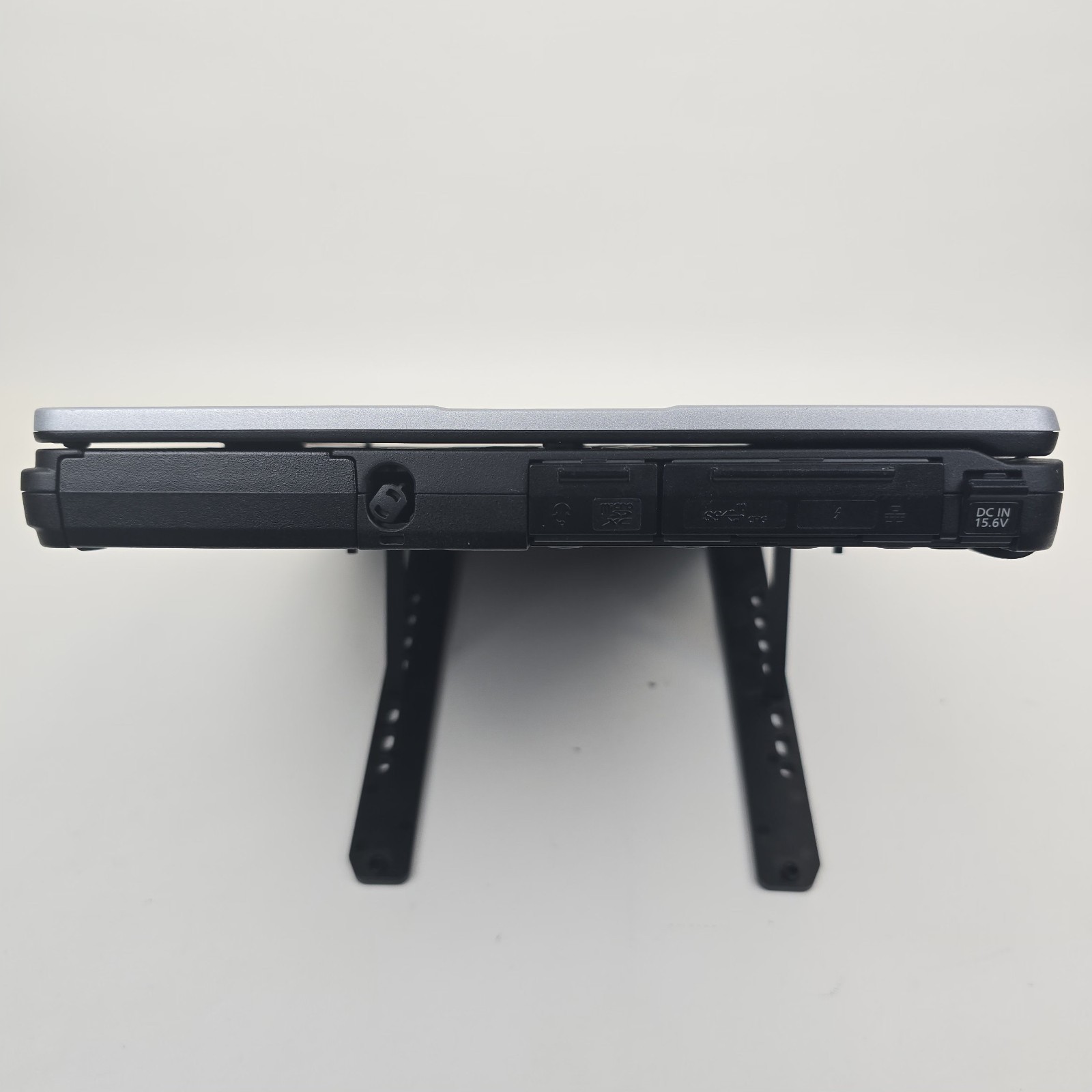 Panasonic Toughbook FZ55 MK2 FHD Touch I7-1185G7 16GB 512 NO OS/AC – NO Battery