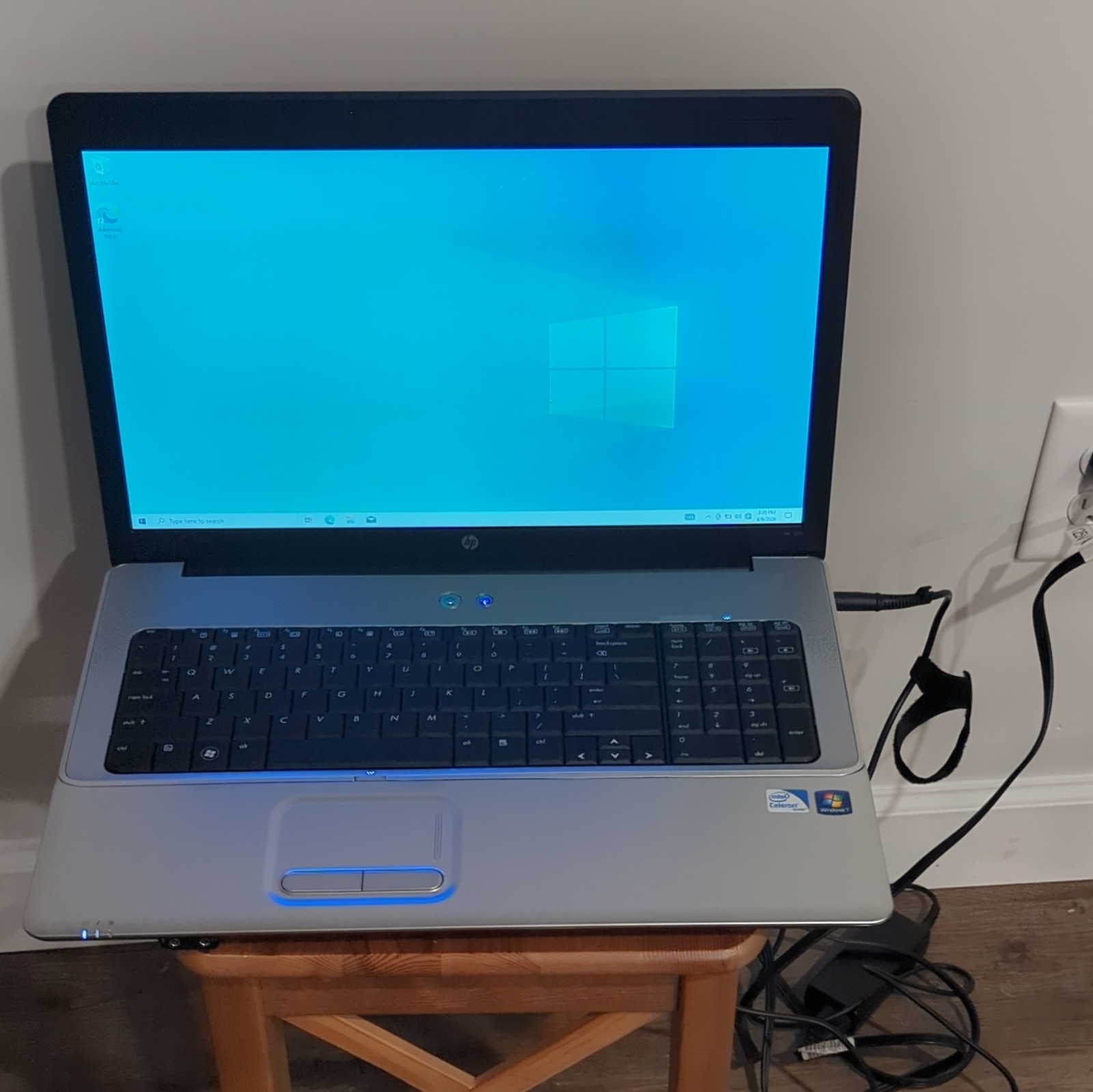 HP G71-329WM 17in Intel Core 2 Duo 2.10GHz 4GB 500GB HDD Win7 HP