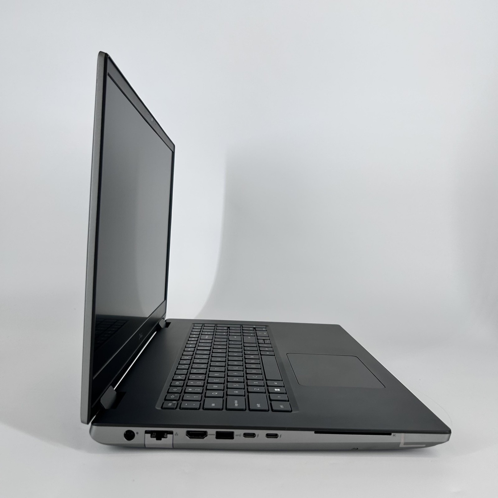 Dell Precision 7780 17.3 FHD 2.1 GHz i7-13850HX 16GB 1TB SSD RTX 4090 Very Good