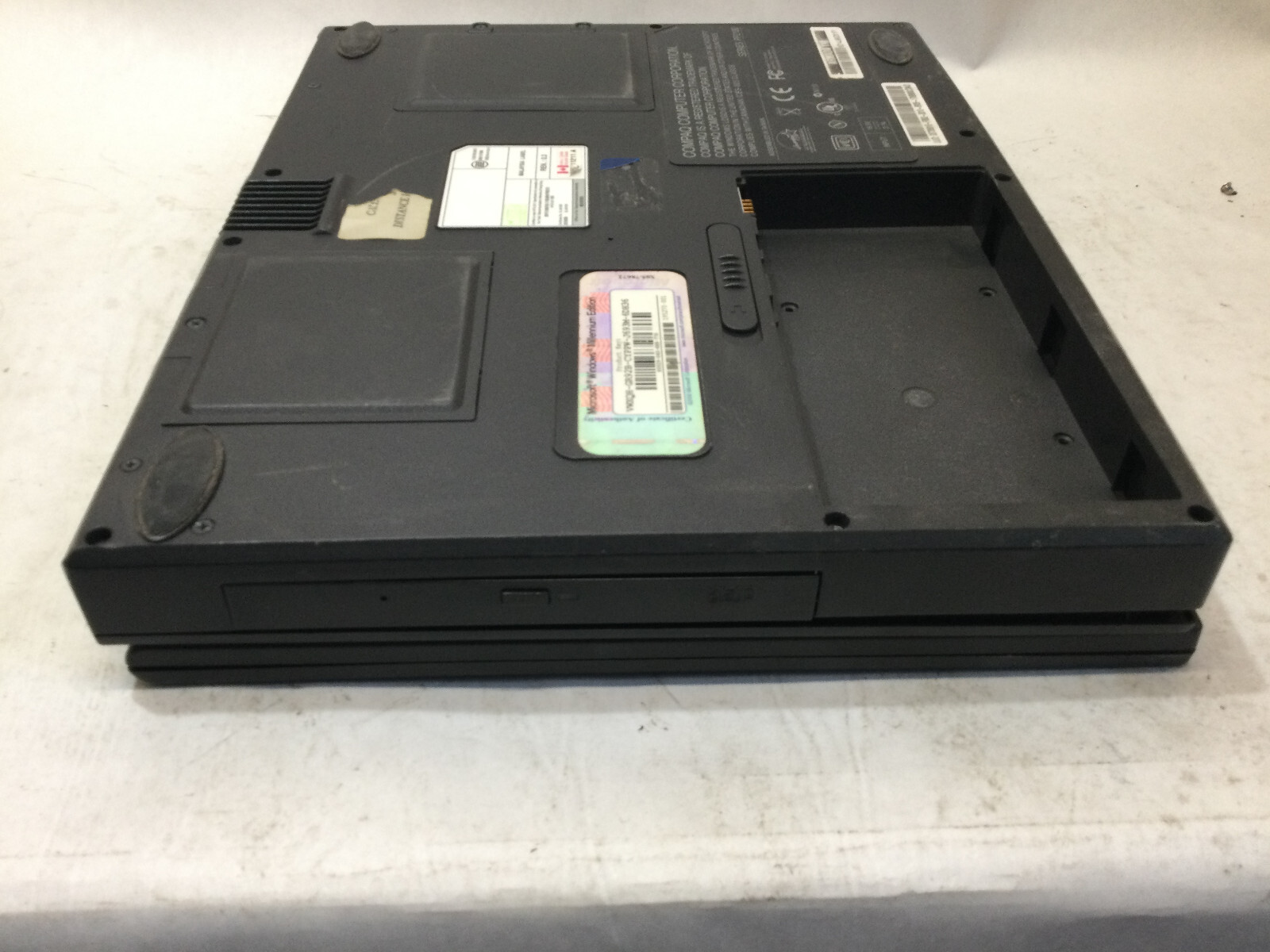 COMPAQ ARMADA 110-PP2100 – FOR PARTS – 256MB RAM – INTEL PENTIUM – READ DESC -BB