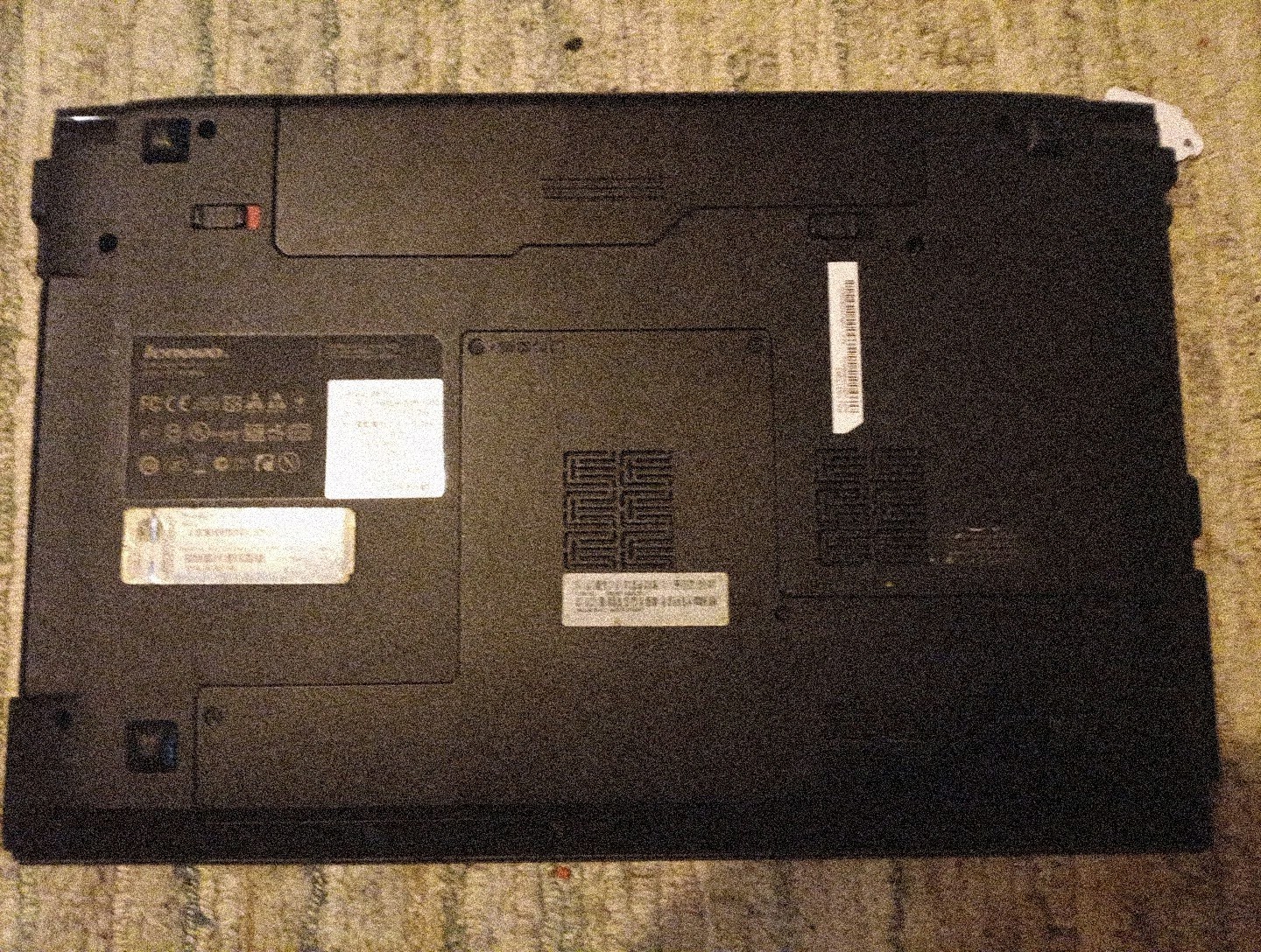 Lenovo PC Laptop Labtop 16″ Black AMD 1.65ghz, 4GB Ram 250GB HD Windows 7