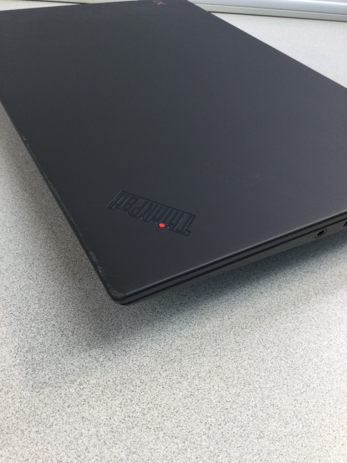 Lenovo ThinkPad X1 Carbon Gen 6 14” core i7 8th gen 1.80GHz 8GB 128 GB SSD