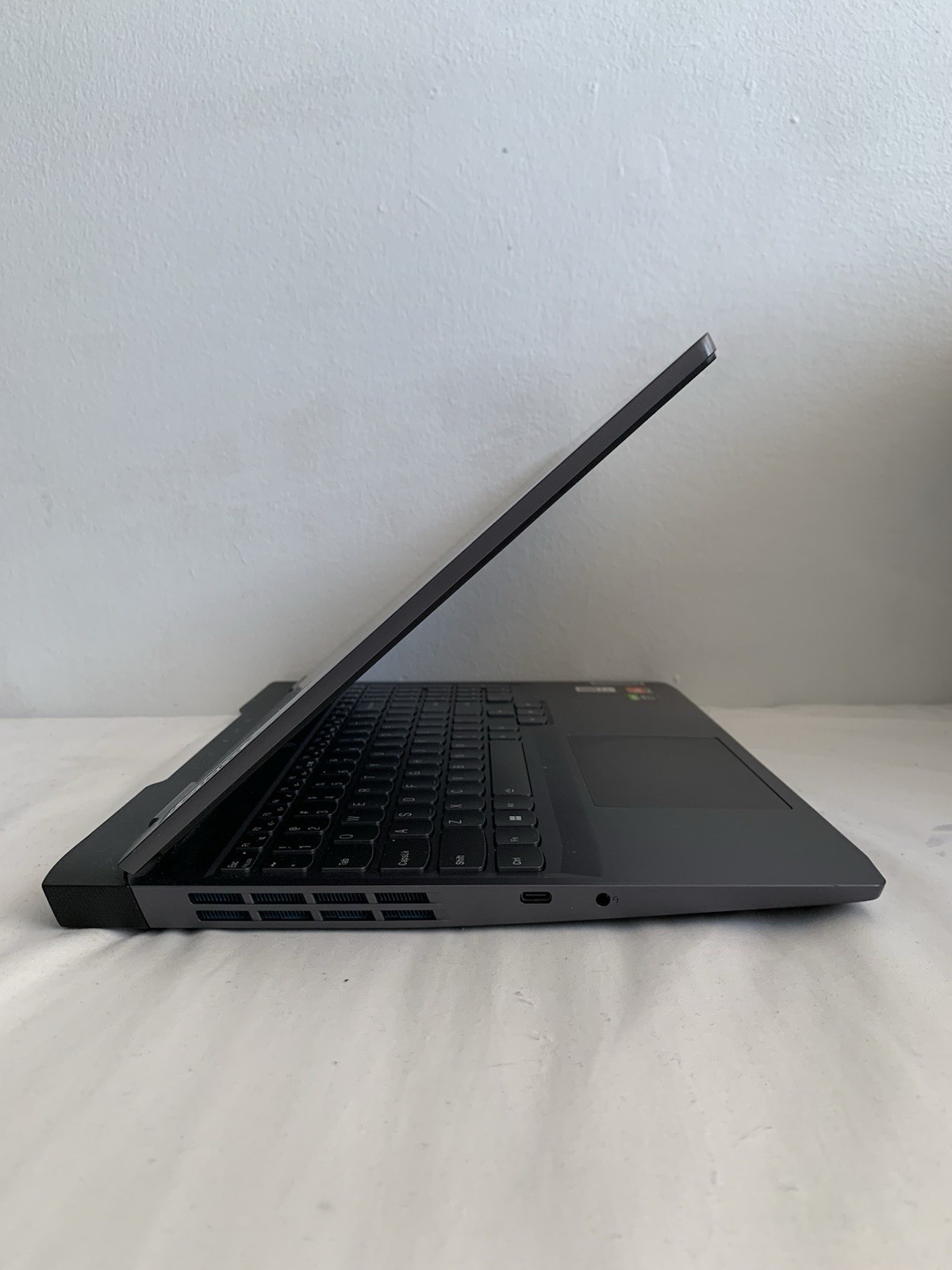 (CA) Lenovo LOQ 15irh8 Gaming Laptop