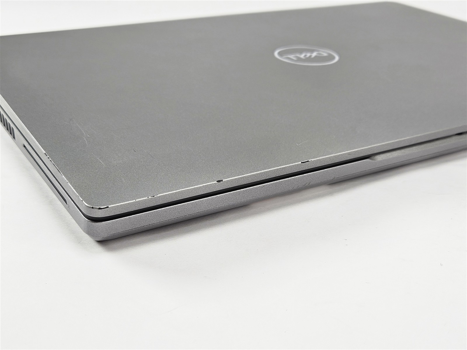 Dell 14″ Latitude 5421 Intel Core i7-11850H 16GB 256GB SSD Business Laptop Gray