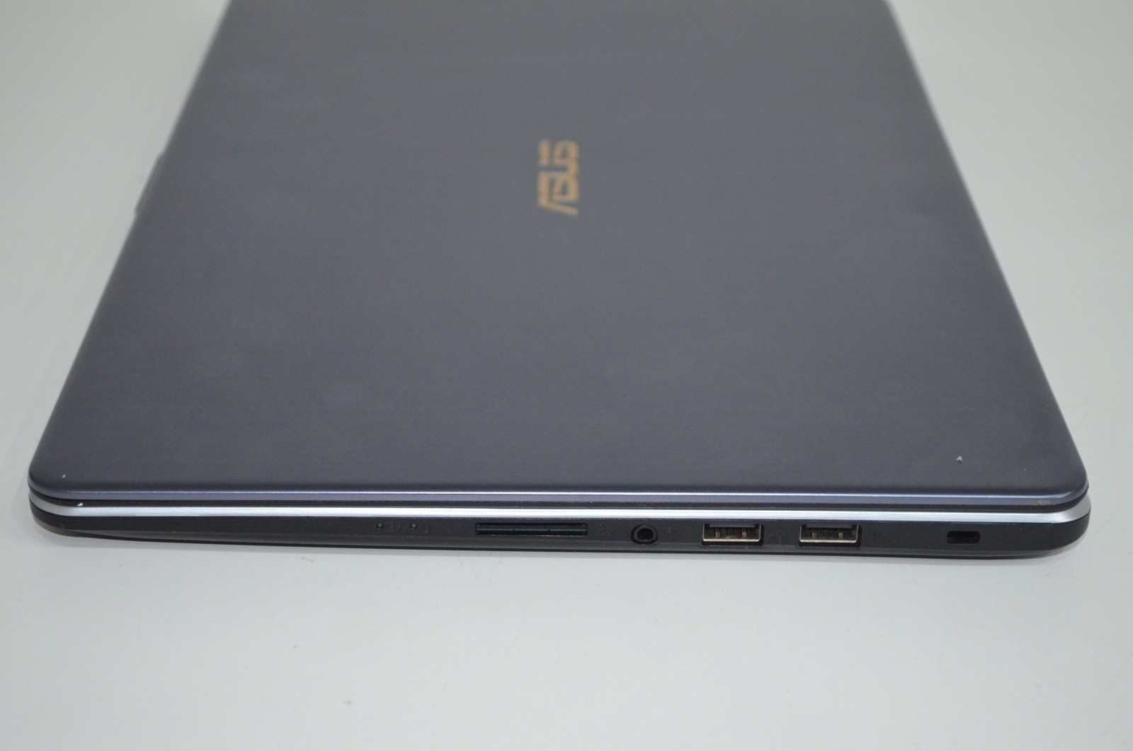 ASUS VivoBook X505Z – AMD Ryzen 3 2200U – 4GB RAM – 1TB HDD – WIN11