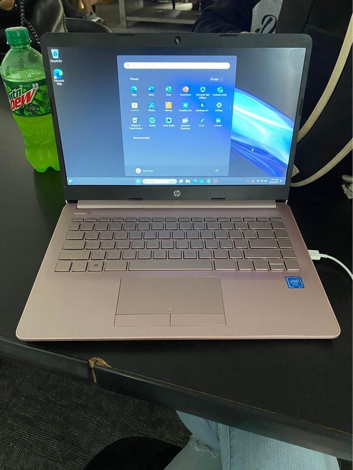 HP Stream 14-CB118DS 14″ (64GB SSD, Intel Celeron N4000 , 2.6 GHz, 4GB, Intel