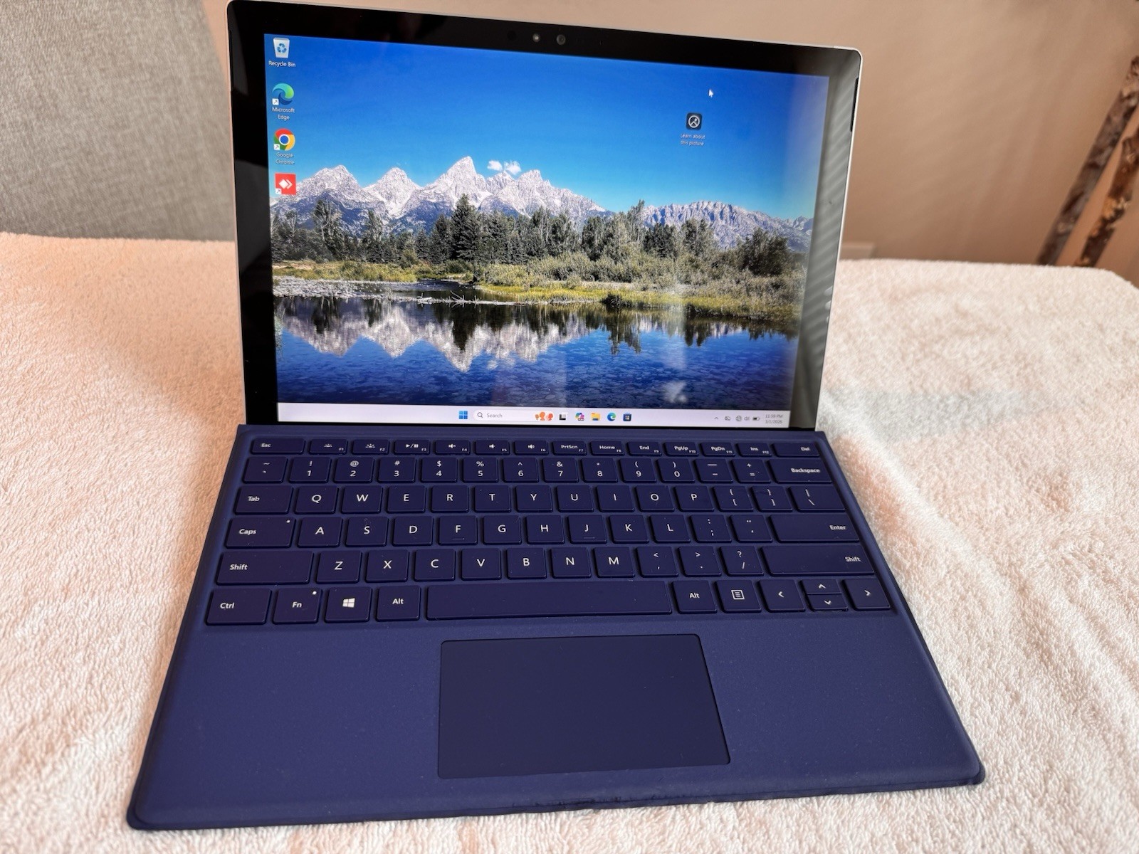 Microsoft Surface Pro 4 1724 12.3″ i7-6650U 2.2GHz 8 GBRAM 256GB SSD Win 11 P