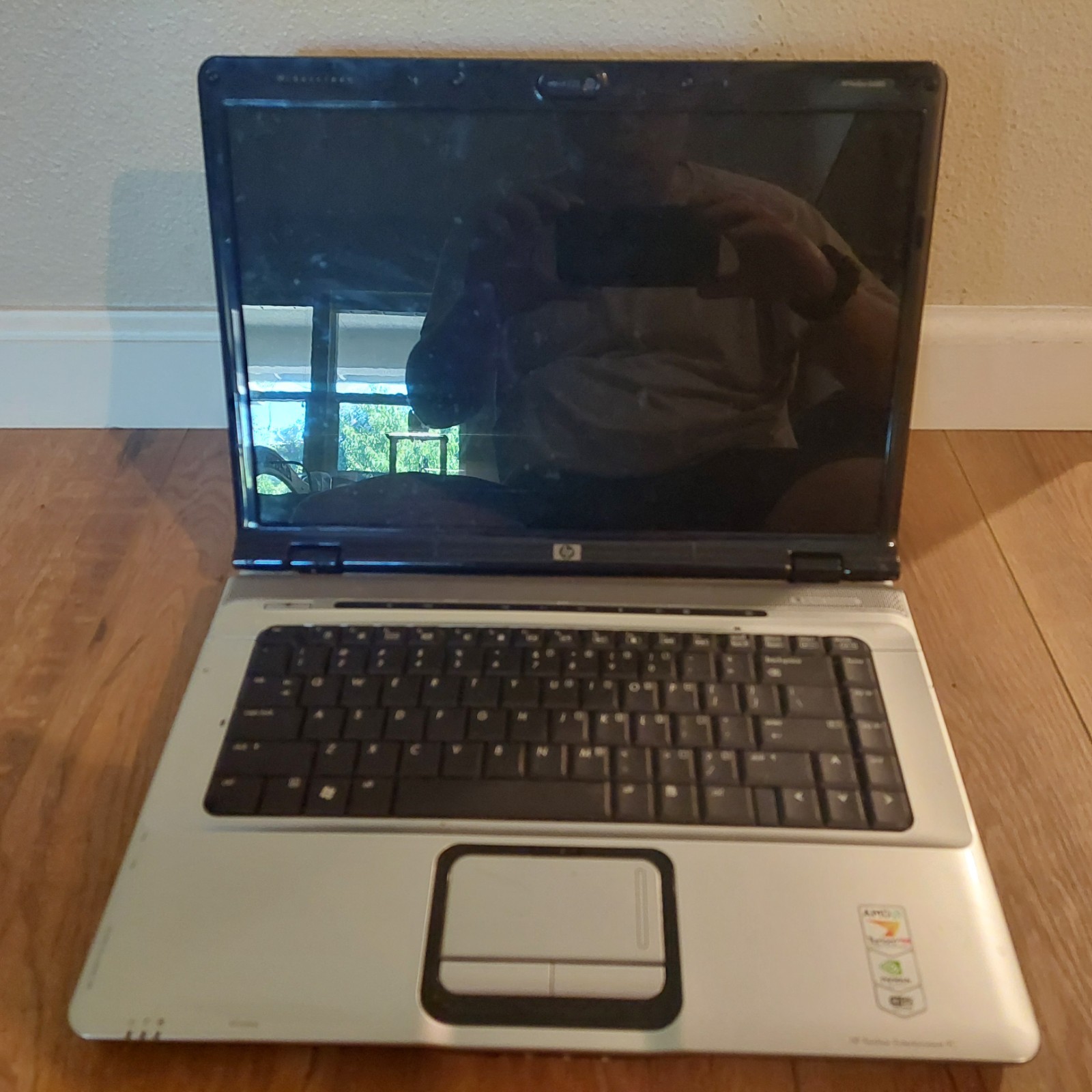 HP Pavilion DV6700 Laptop AMD Turion 2008 Not Working Does Not Turn On For Parts