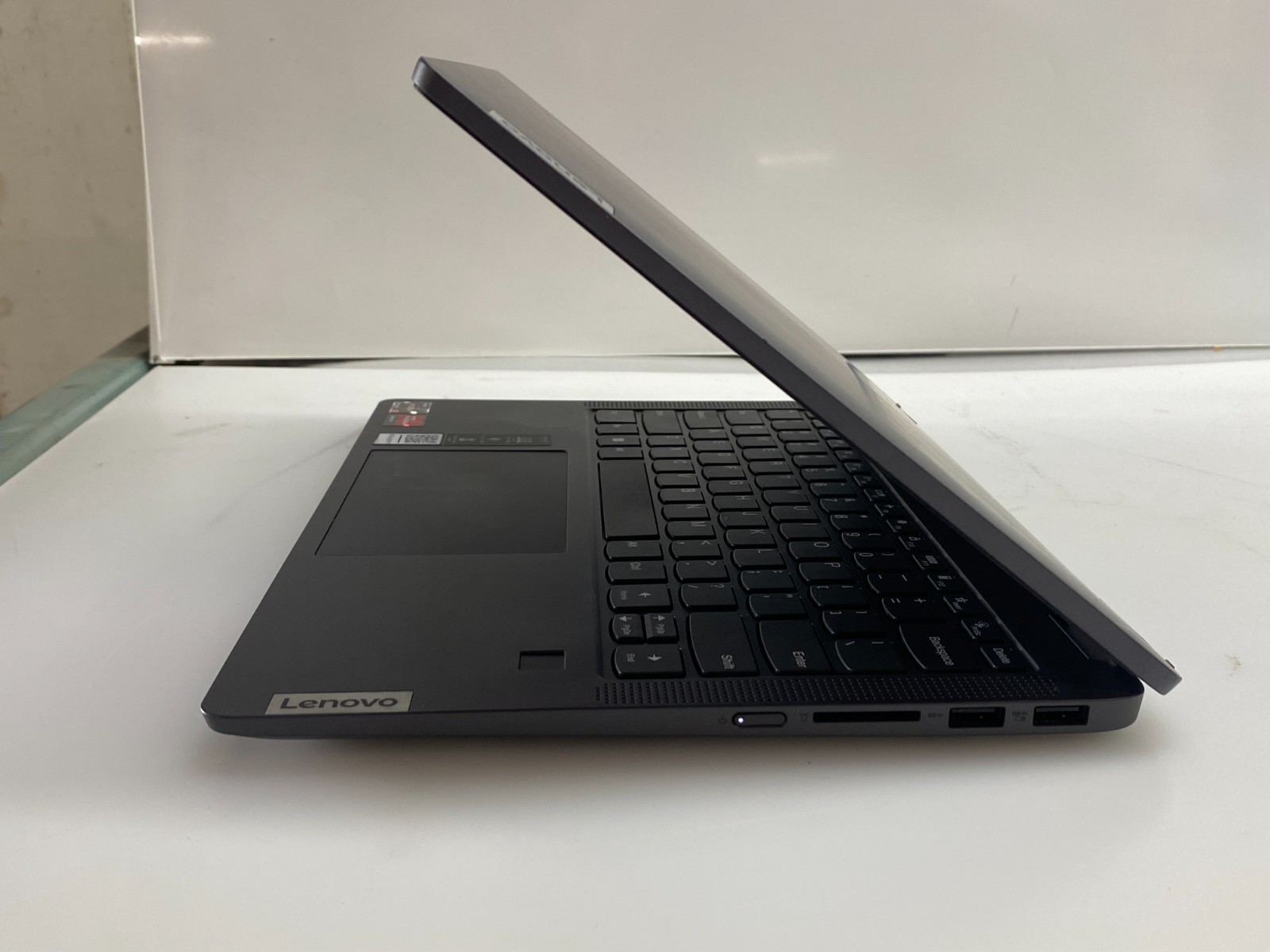 Lenovo IdeaPad Flex 5 14″ Touch Ryzen 3 2.7GHz 8GB RAM 256GB NVMe Radeon W11H