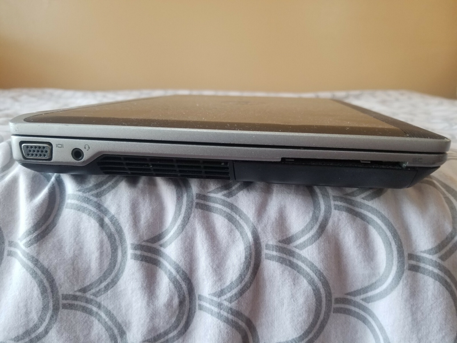 Dell Latitude E6330 Laptop in Good working condition , light use , no HDD