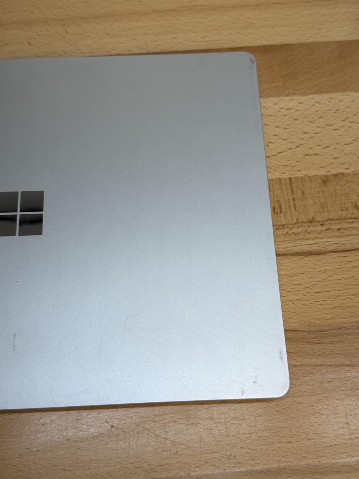 Microsoft Surface Laptop Go 1st Gen 1943 12.4″ i5-1035G1 1.0GHz 8GB RAM 128GB