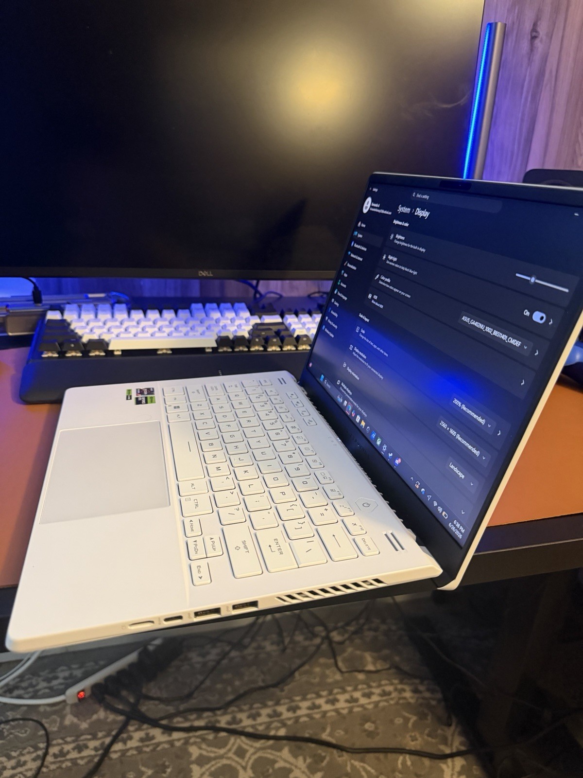 ASUS ROG Zephyrus G14 GA402NU 14in Ryzen 7 7735HS 16GB 1TB RTX 4050 White W11