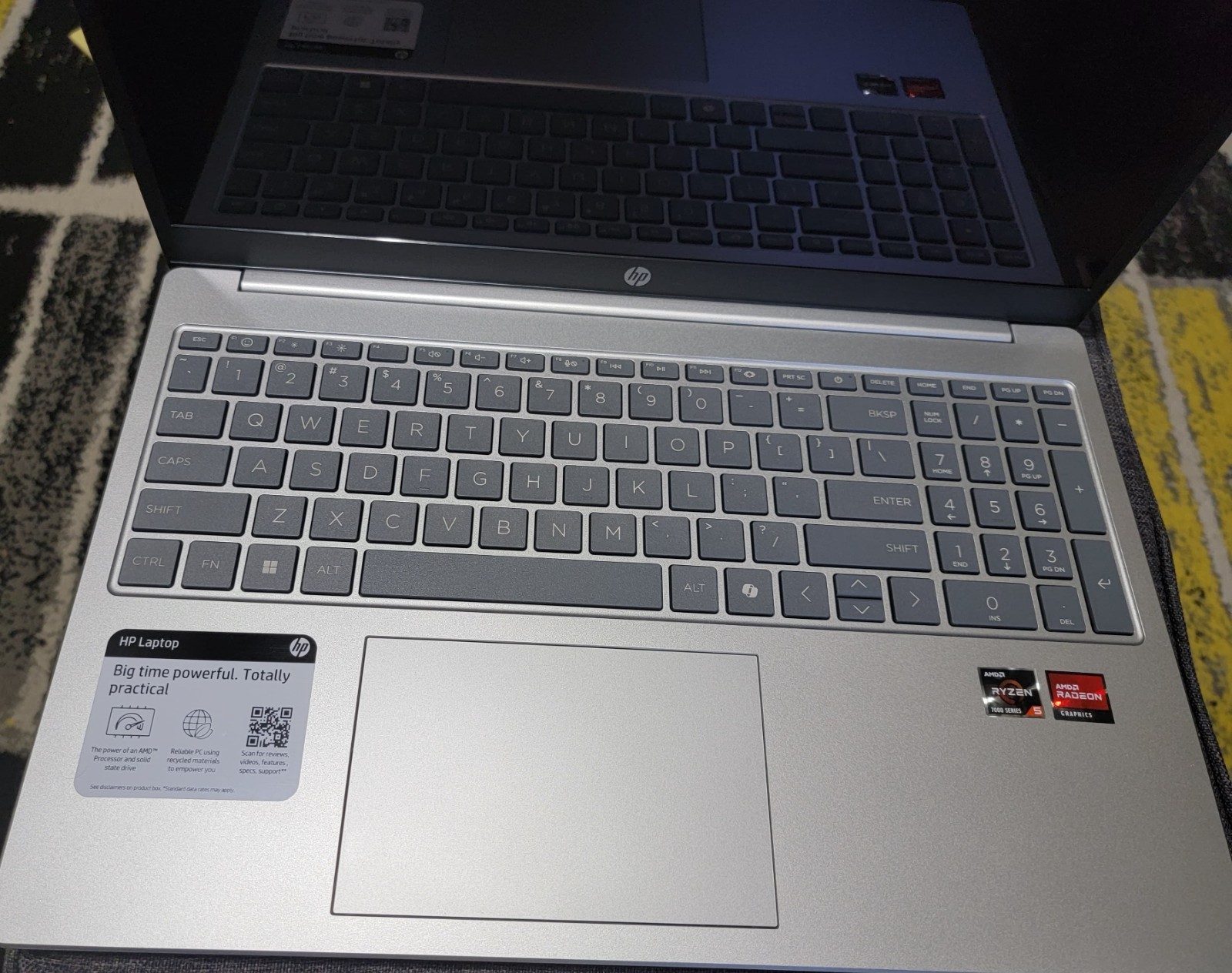 HP 15.6″ TouchScreen Laptop amd Ryzen 5 700 series/ 16GM RAM / 256GB SSD Silver