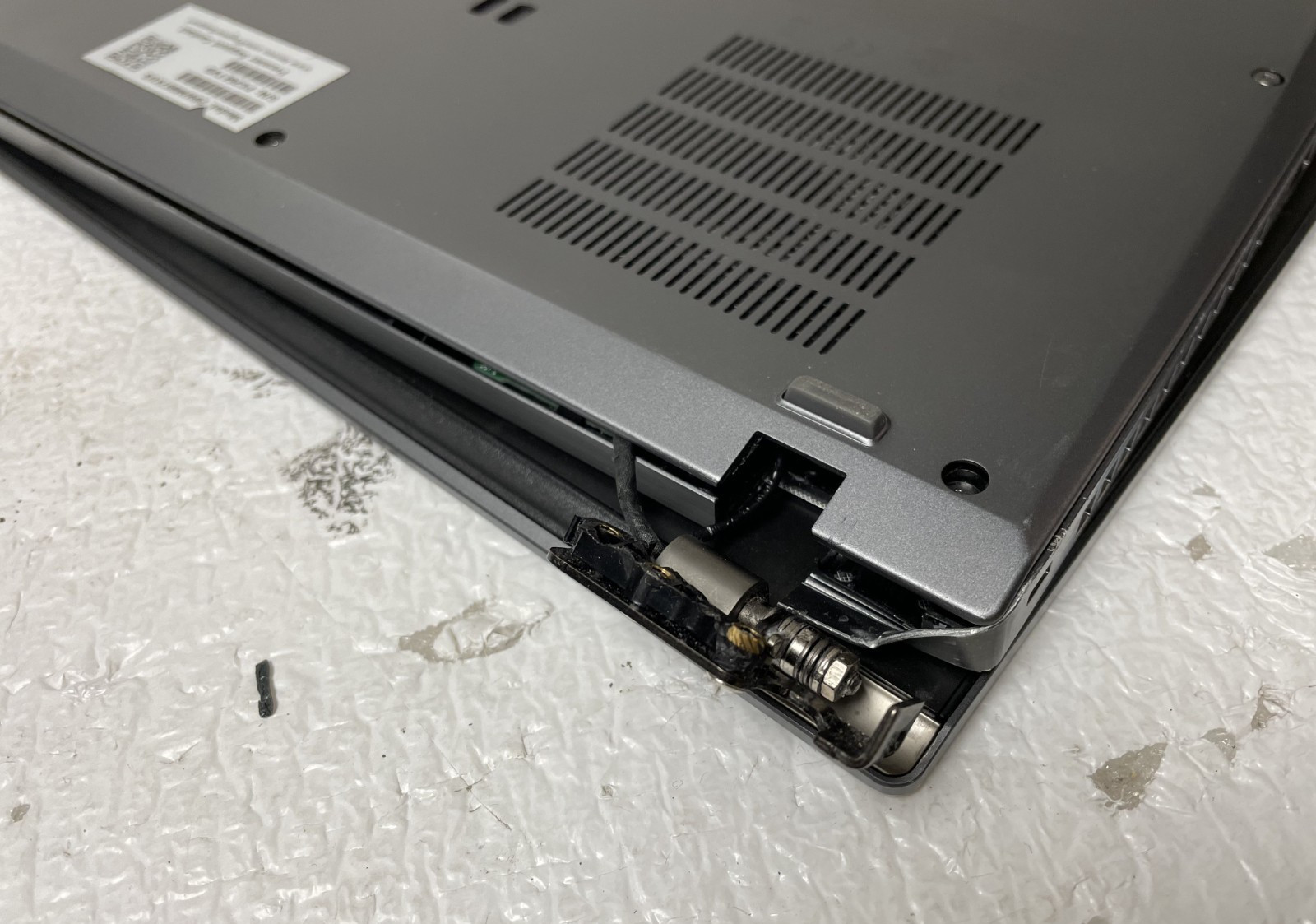 Lenovo ThinkPad T14S Gen 2 14″ Core i7-1185G7 @3.00GHz 16GB RAM NO SSD Touchscrn