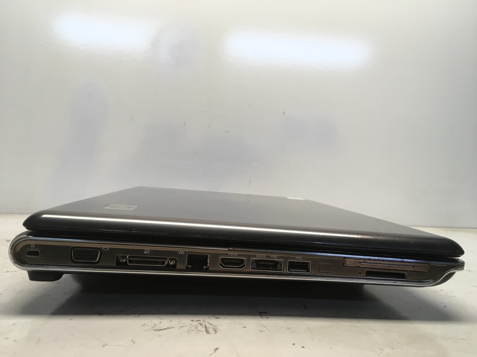 HP Pavilion DV7-1240US AMD Turion X2 Dual-Core RM-72 2100MHz 4 GB NO HDD