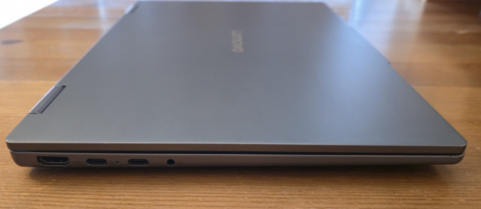 Lenovo Ideapad 5x 14″ OLED Touchscreen Snapdragon X, 16GB, 1TB + PEN & Charger