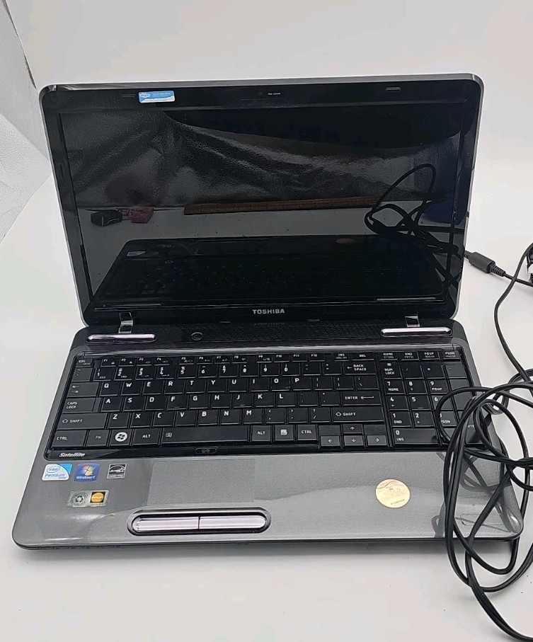 Toshiba Satellite L655-S5096 Intel Pentium 15.6″ Laptop – for parts