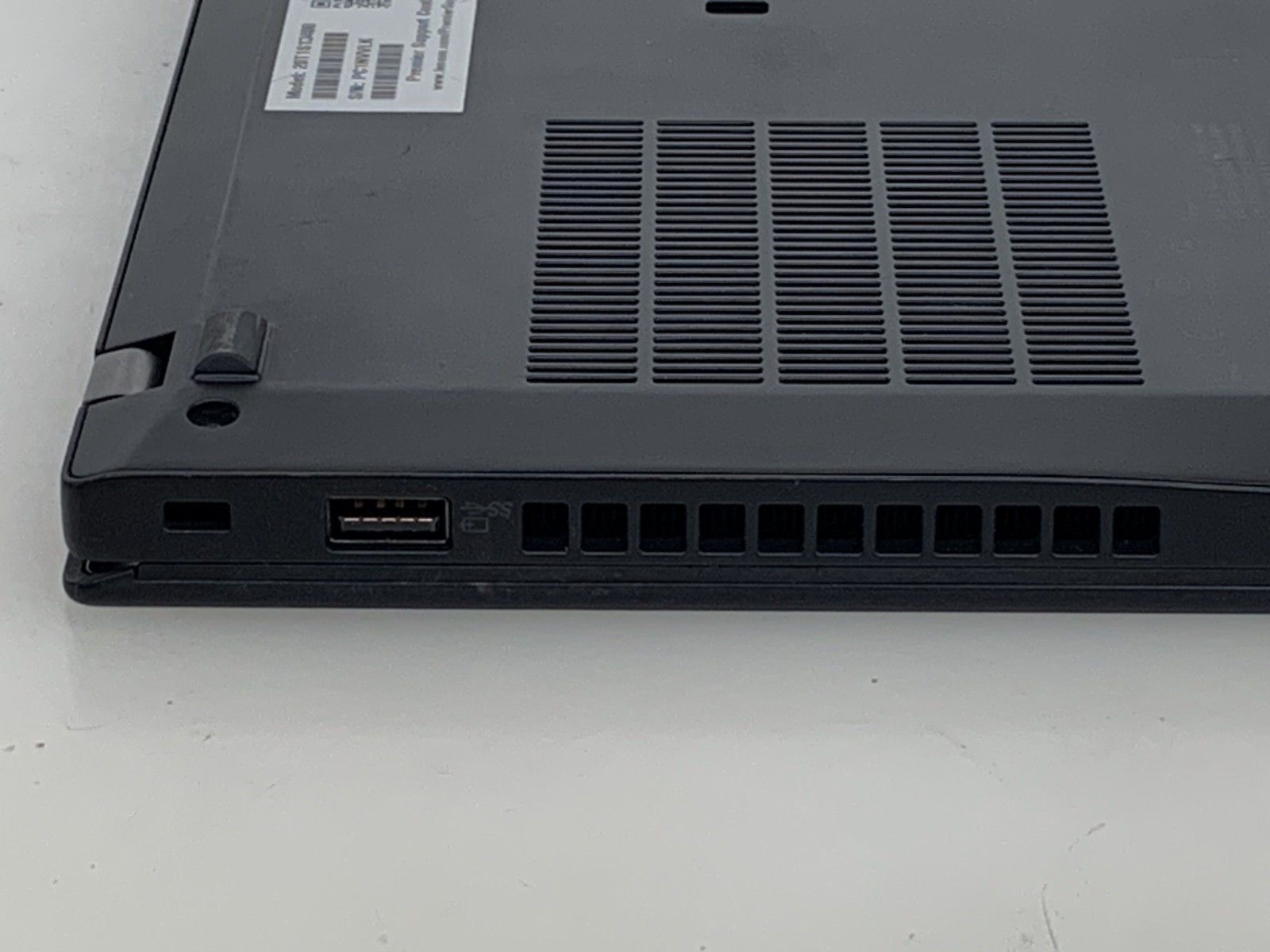 LENOVO THINKPAD T14S GEN1 i5- 10210U@ 1.60GHz 8GB RAM 512GB SATa W11P W/AC*READ
