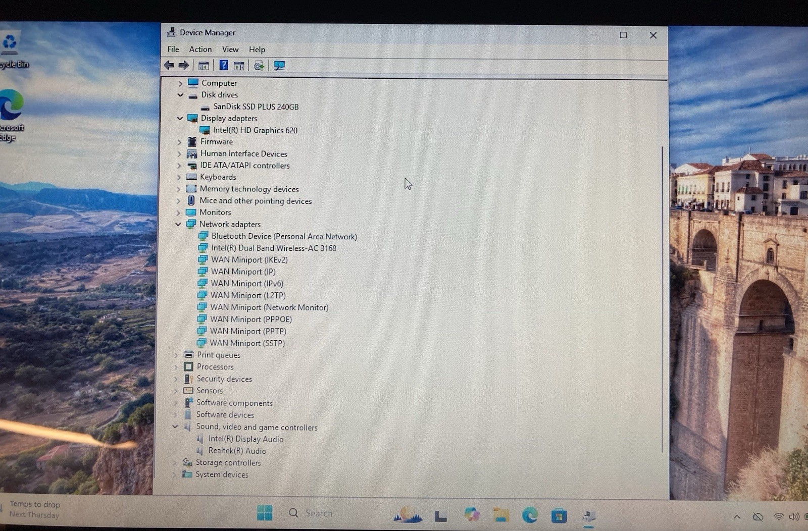 HP Pavilion x360m Convertible 2in1 Laptop Windows 11 /i3 7100U, 8GB, 240GB/READ