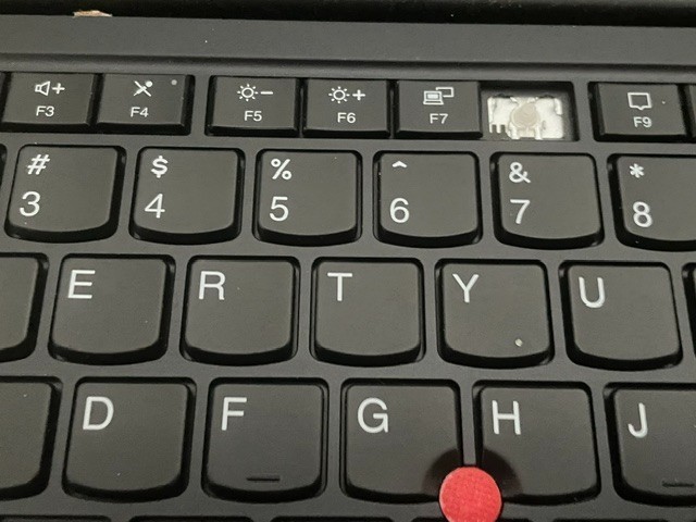 Lenovo ThinkPad e14 2nd gen. 11th gen i5 processor 4gb RAM no storage. No power
