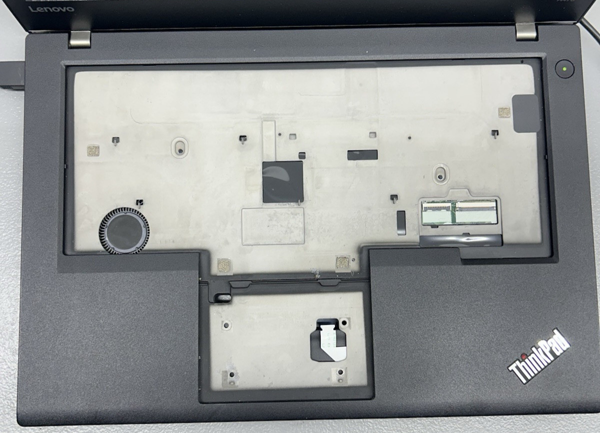 Lenovo ThinkPad A475 AMD Pro A 12-8830 @ 2.50GHz. NOSSD/RAM/KEYBOARD.AS IS