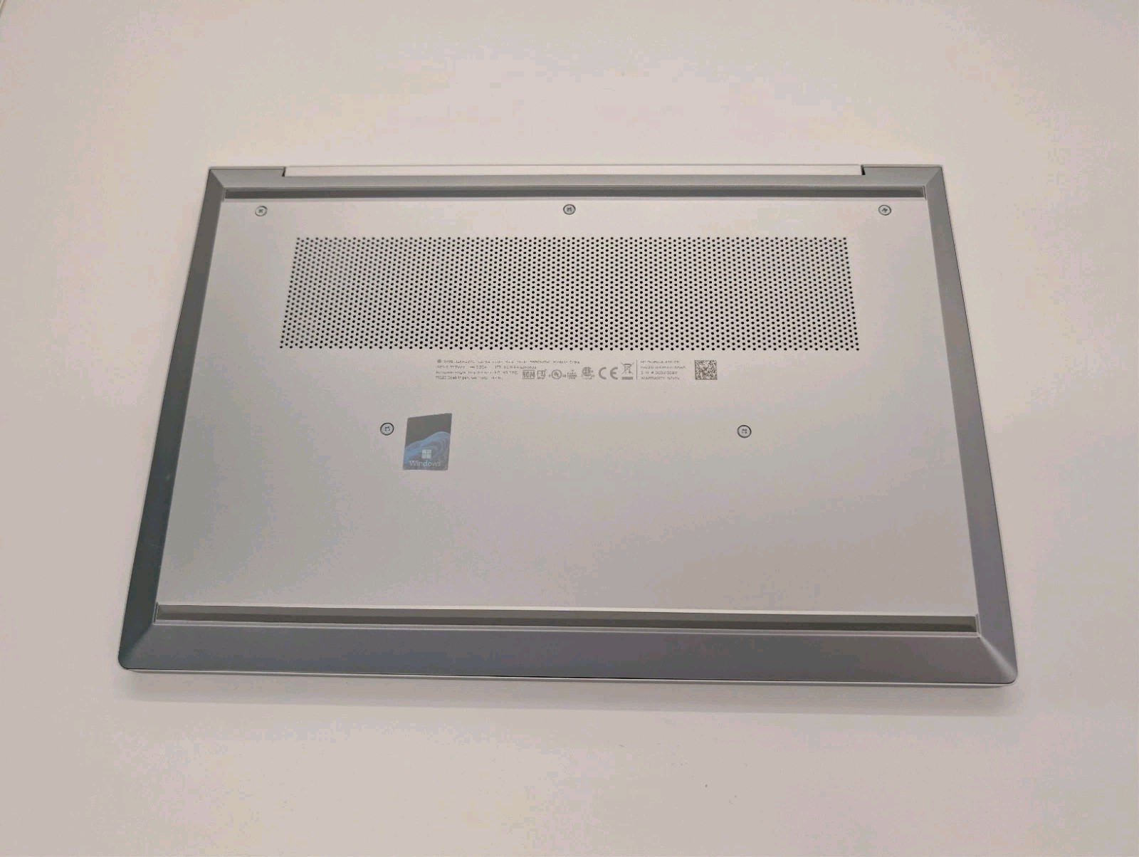 HP ProBook 430 G8 13.3″ (Intel Core i7-1165G7, 16GB RAM, 512GB SSD)