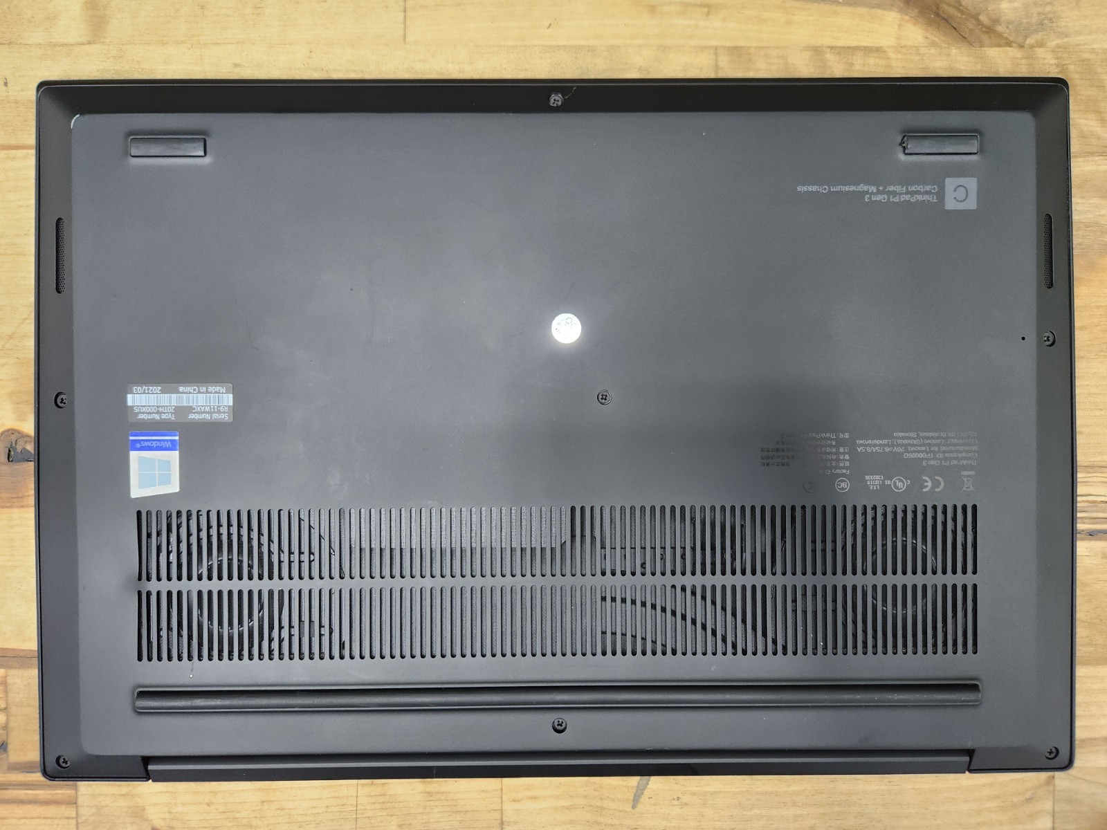 Lenovo ThinkPad P1 Gen 3 15.6″ FHD i7-10750H 2.6GHz 32GB 512GB SSD Quadro T1000~