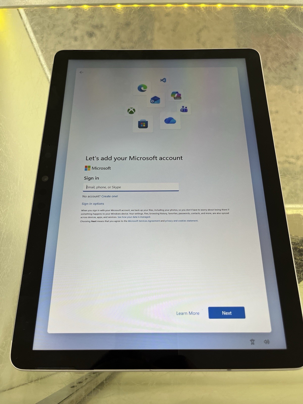 Microsoft Surface GO 2 1926 Intel Pentium 4425Y 4GB 64GB Windows 10