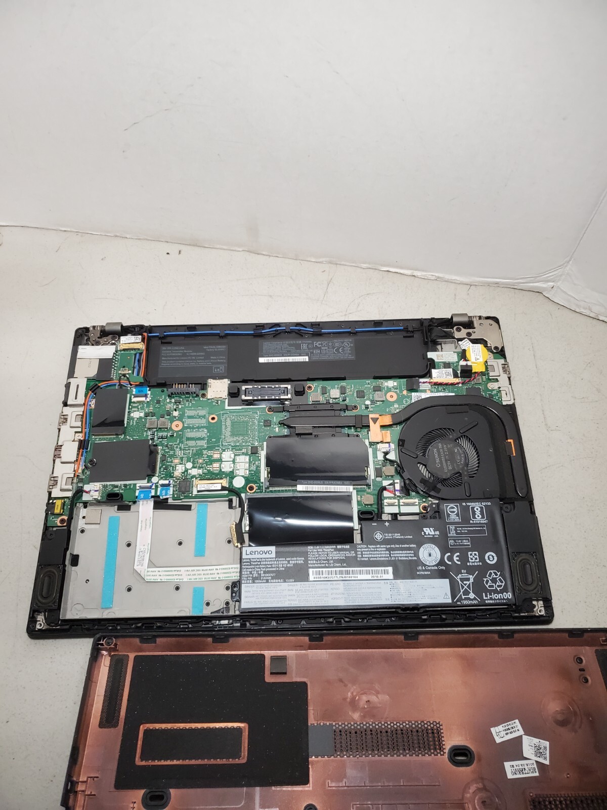 Lenovo Thinkpad T470 14″ i5 7200u 8GB RAM No HDD/SSD/OS! BOOTS TO BIOS! #69