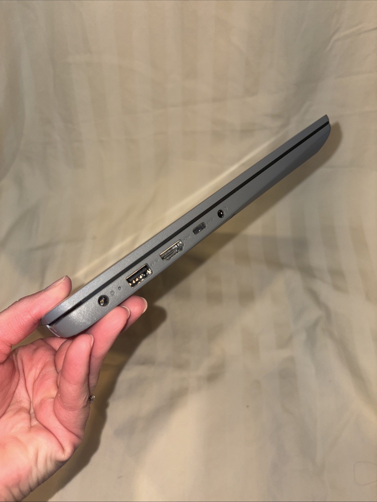 Lenovo IdeaPad 1 14IGL7 14″ Celeron N4020 1.1GHz 4GB RAM 64GB SSD