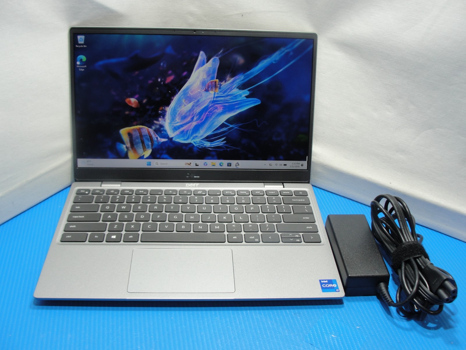 Dell Latitude 3320 13.3″FHD i7-1165G7 8GB RAM 2.8GHz 256GB SSD Intel Iris Xe
