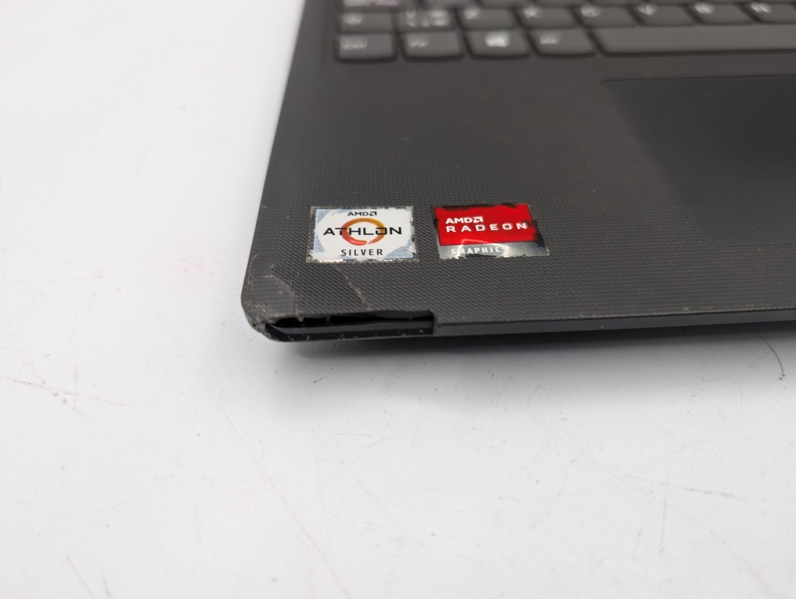 Lenovo IdeaPad 3 15ADA05 15.6″ AMD Athlon 3050U 8GB RAM 240GB SSD Win 11 Home