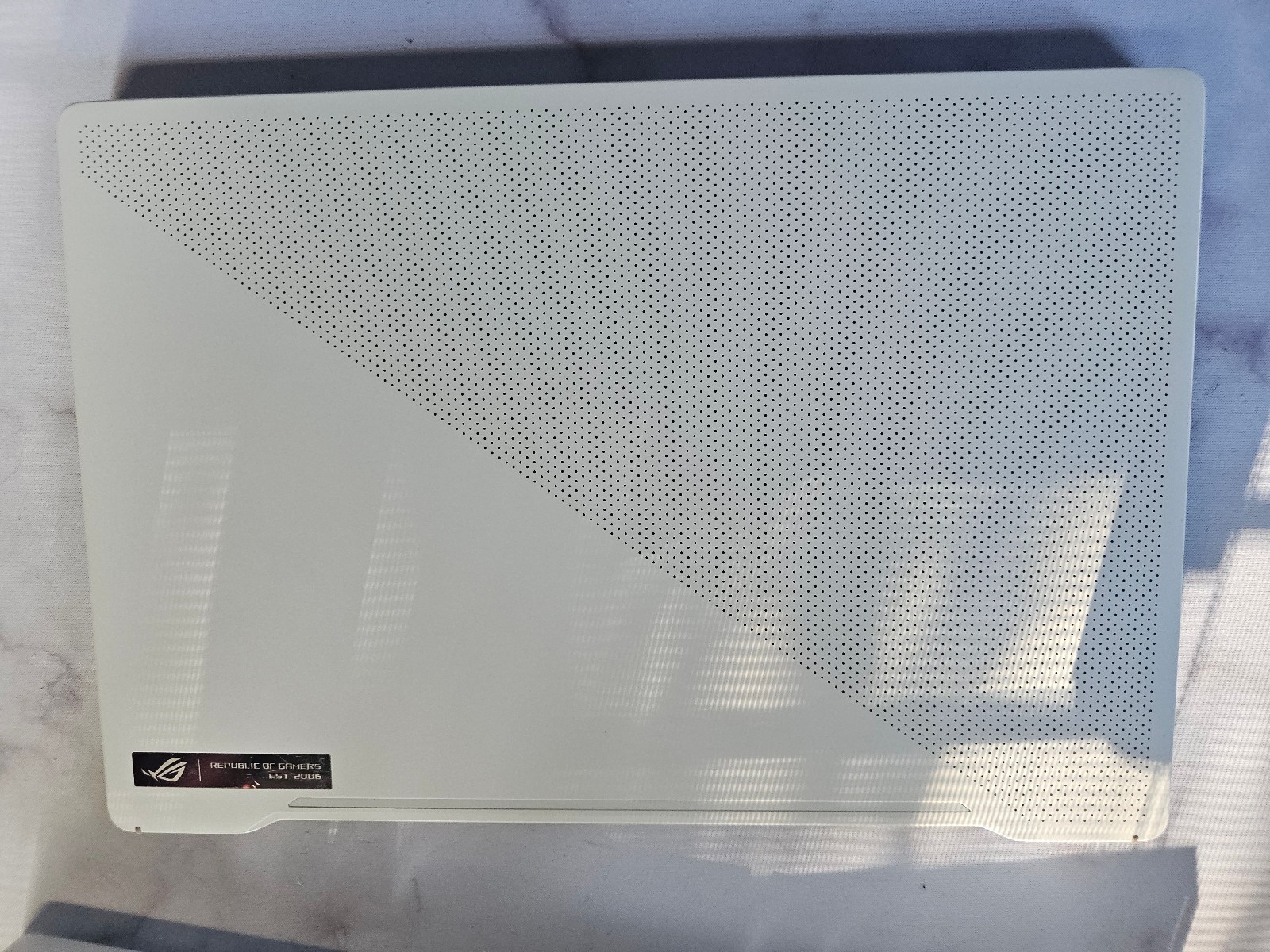 ASUS ROG Zephyrus G14 14″ (1TB, AMD Ryzen 9 4900HS, 3.0 GHz, 16GB) PARTS ONLY