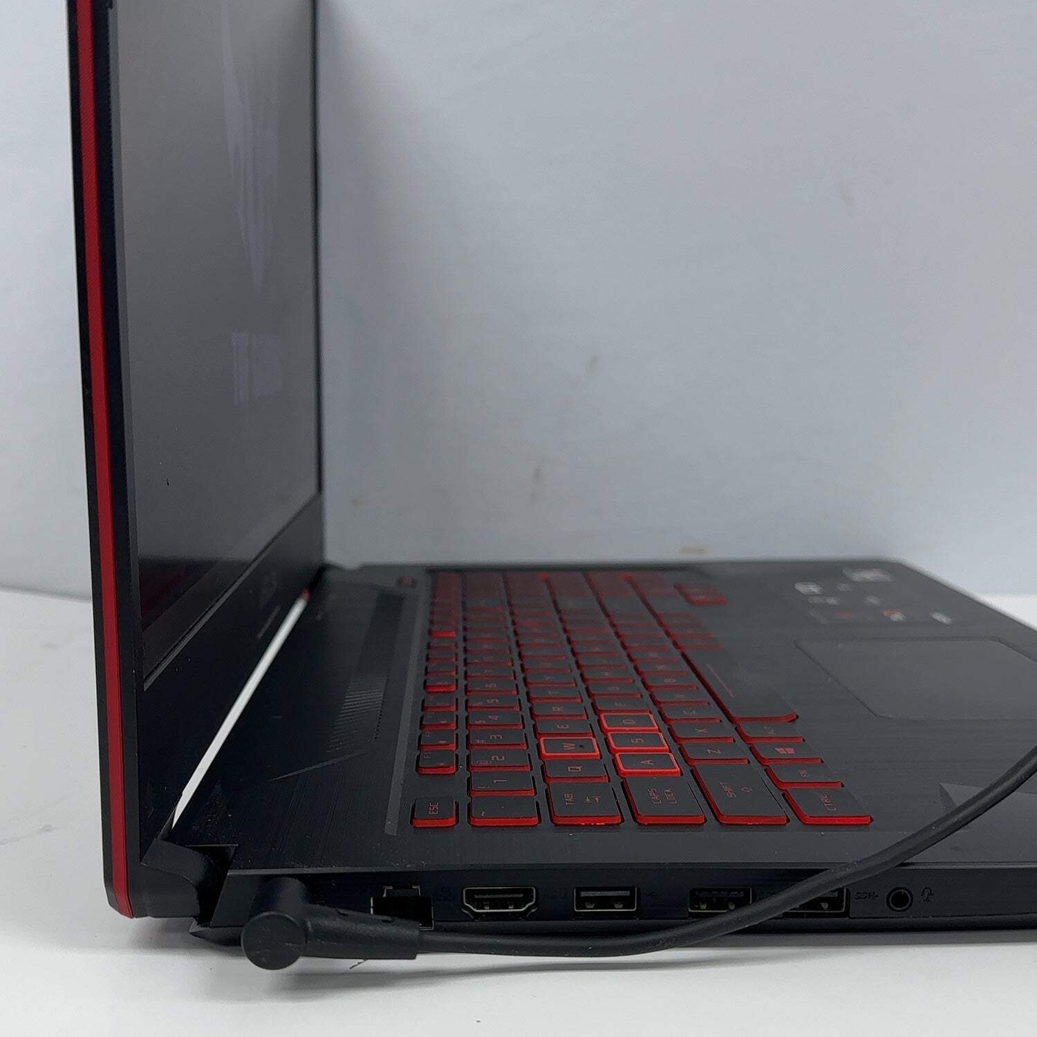 Asus NItro 5 FX705DY 17.3″ Ryzen 5 3550H 3.7GHz 8GB RAM 512GB SSD AMD RX 560X