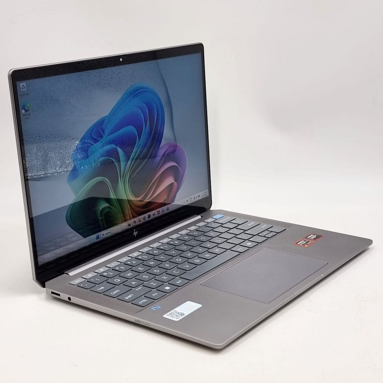 HP OmniBook Ultra 14-fd0004AU Laptop AMD Ryzen AI 9 HX 375 32GB 1TB SSD Radeon 8