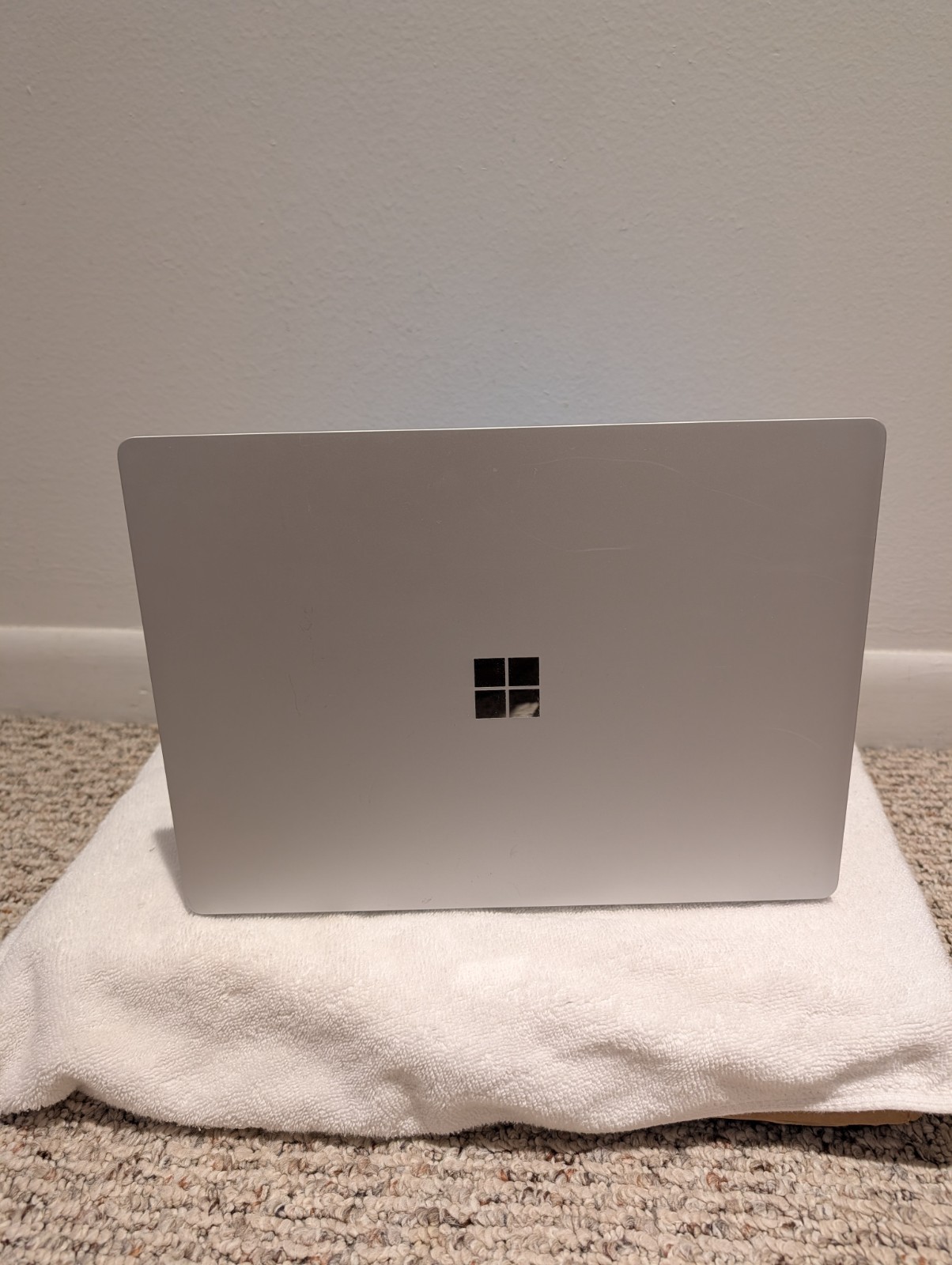 Microsoft Surface Laptop 2 1769 13.5″ Touch Core i5-8650U 8GB RAM 256GB SSD