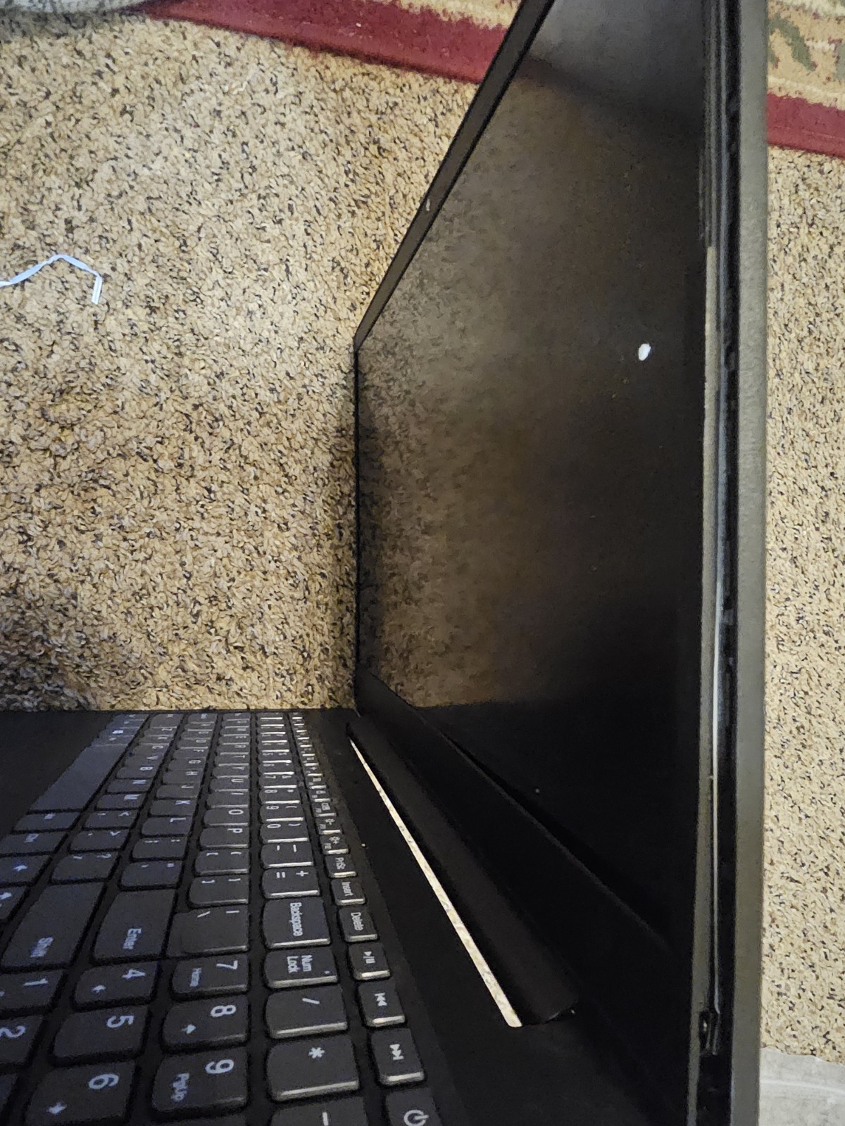 Lenovo Laptop Intel Pentium 5405U 2.3GHz 4GB 250GB Windows 10 broken LCD