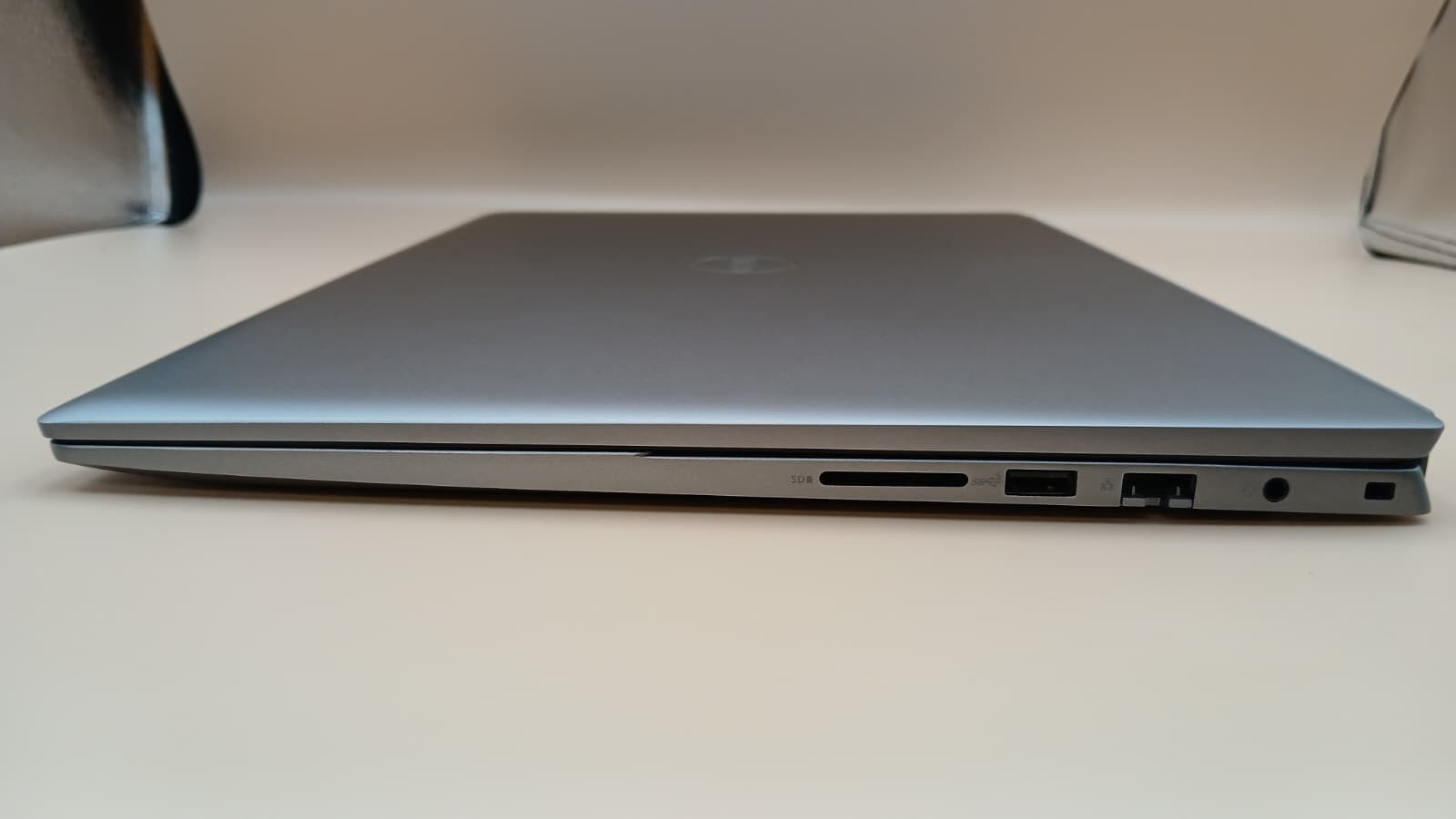 Dell Vostro 5620 16″ i5-1240P 16GB RAM 512GB SSD Win11 Pro Business Laptop