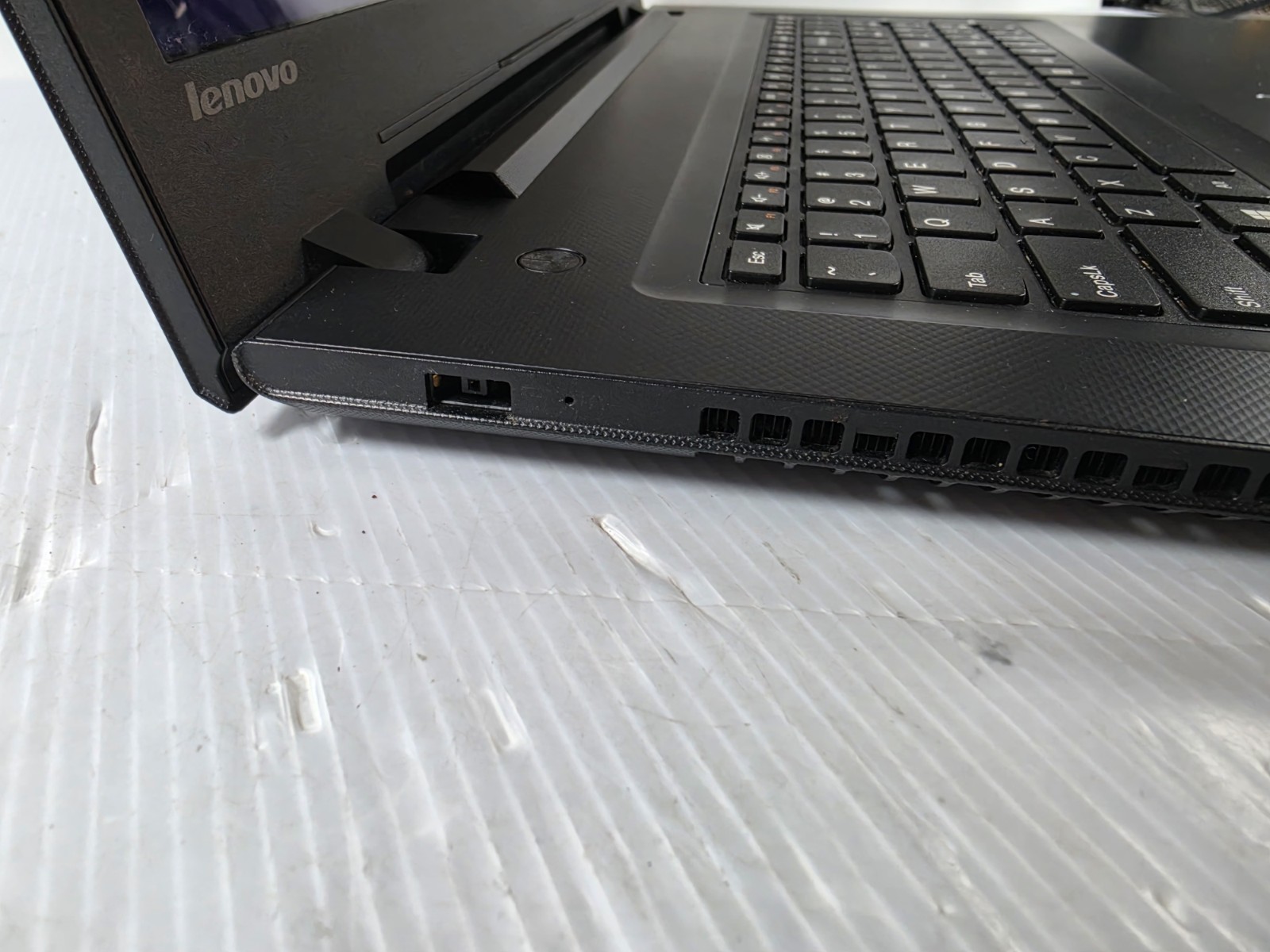 Lenovo IdeaPad Laptop 300-17ISK Core i3-6100U 2.30GHz 4GB Ram 500GB HDD