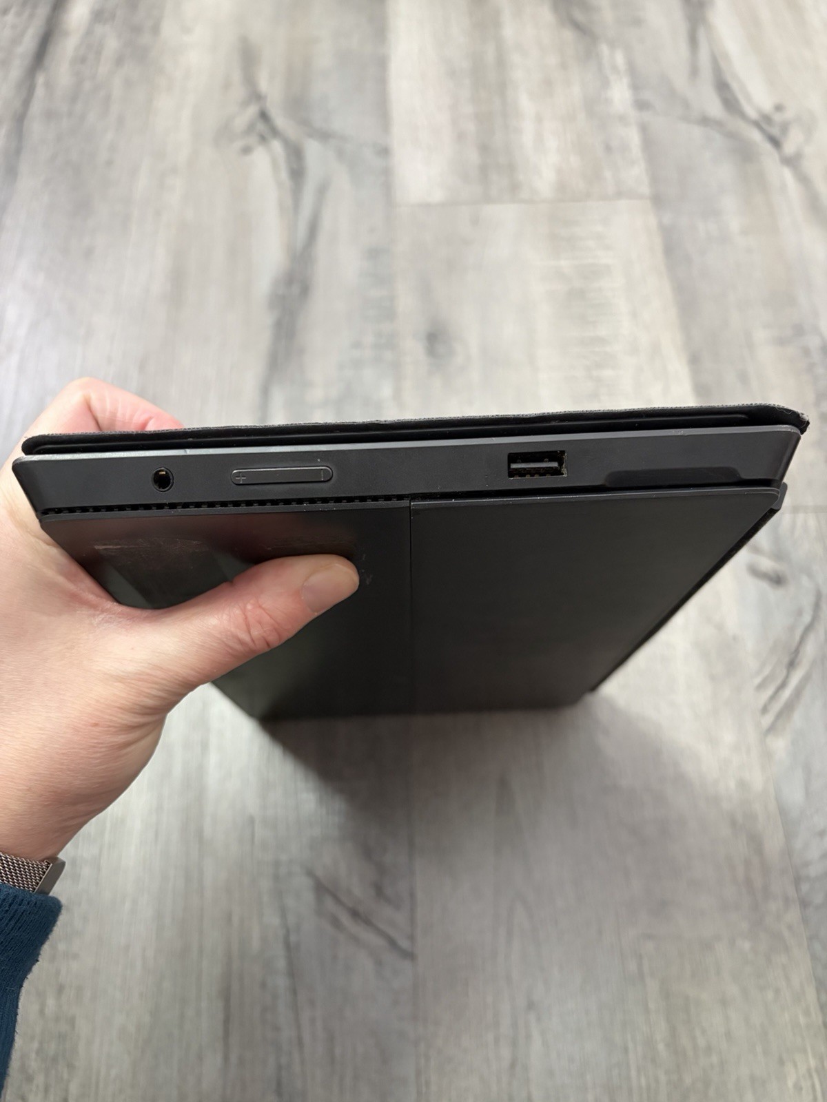 Microsoft Surface Laptop 1st Gen Touch screen i5-7th 4GB RAM 64GB SSD Win 11 Pro