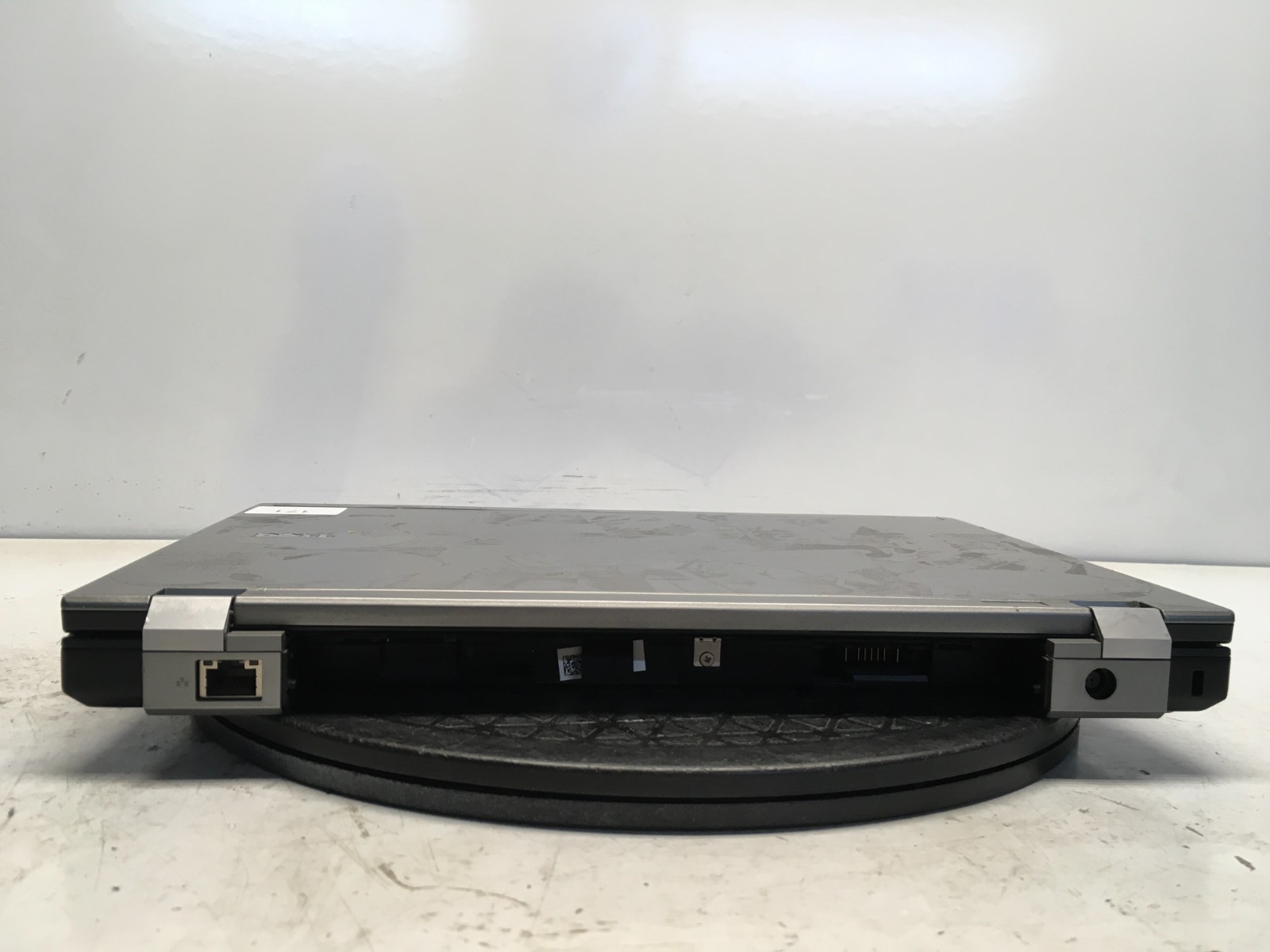 Dell Latitude E4310 Intel i5-M520 2.4GHz 4 GB NO HDD/Battery