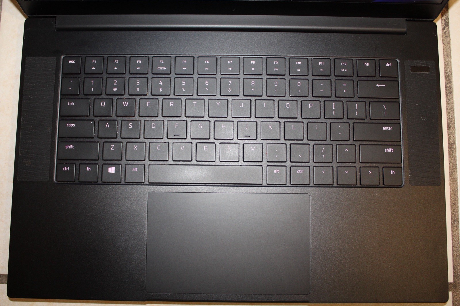 Razer Blade 15 Base 2019 Intel i7-9750H 16GB 512GB RTX™ 2060
