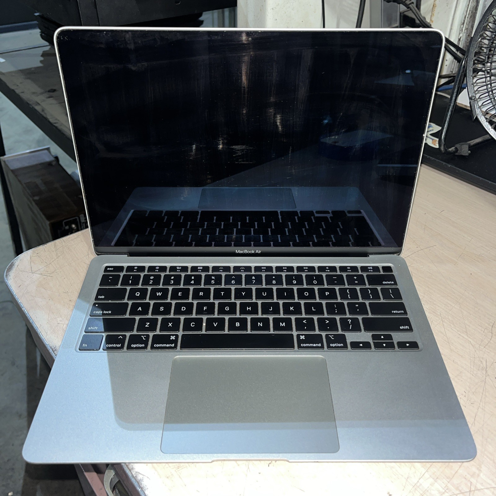 APPLE MACBOOK AIR 13″ SCISSOR, 2020 CORE I3-1000NG4 1.1GHZ 256SSD .
