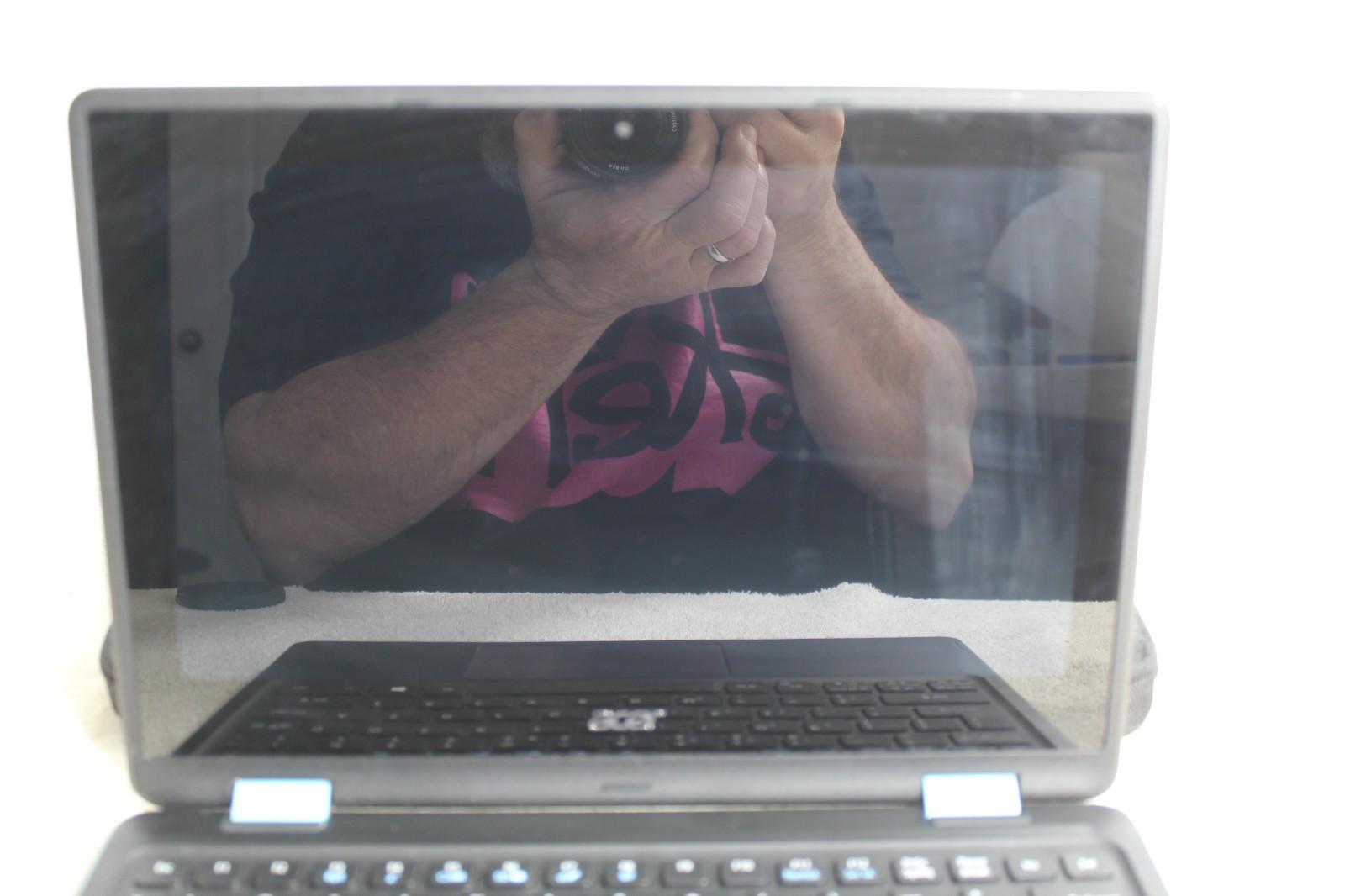 Acer Spin 1 Sp111-31 -4gb mem 32GB SSD Touch Screen/Tablet Bag AC Cord