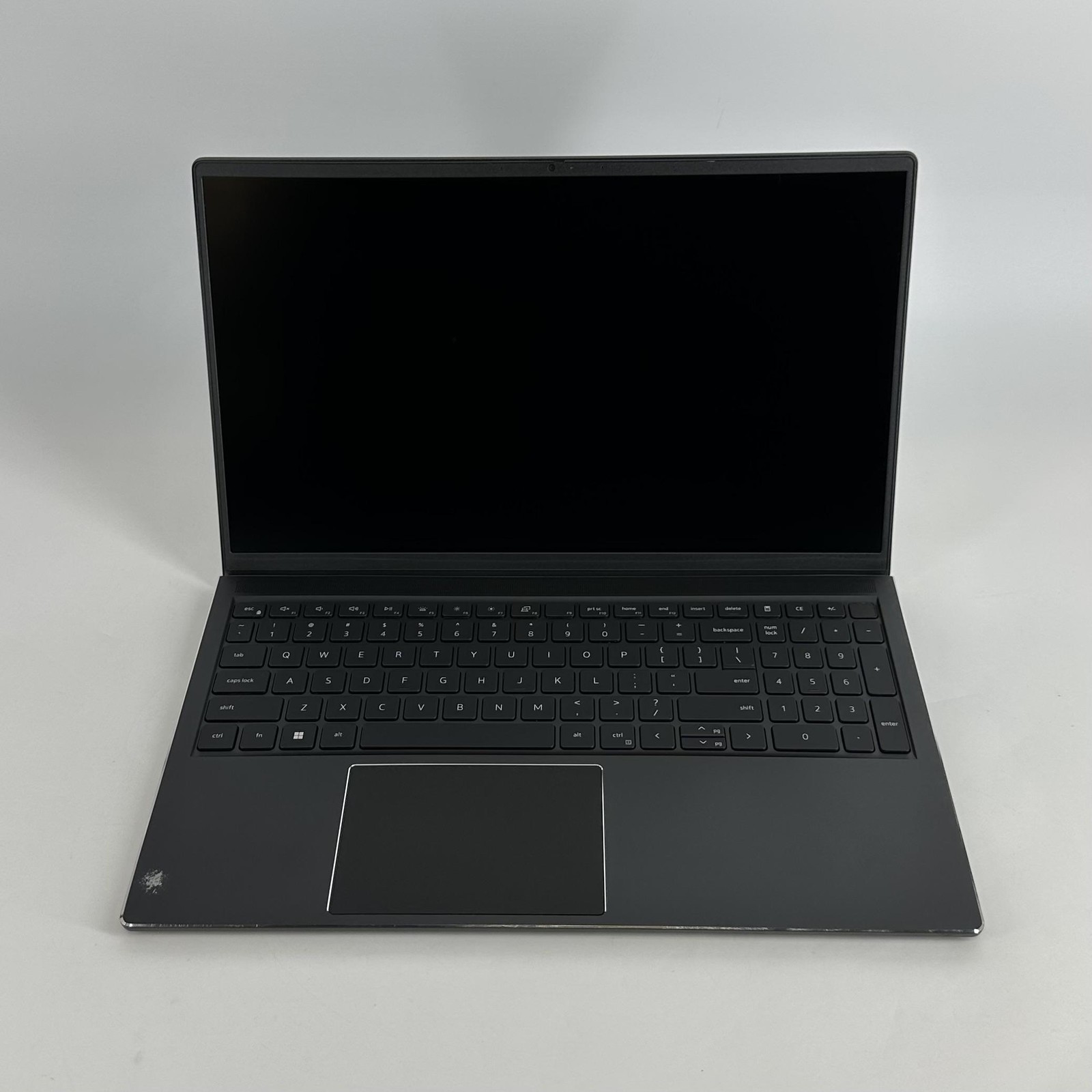 Dell Vostro 7510 15.6 FHD i7-11800H 2.30GHz 16GB 1TB SSD RTX 3050 Ti BENT FRAME