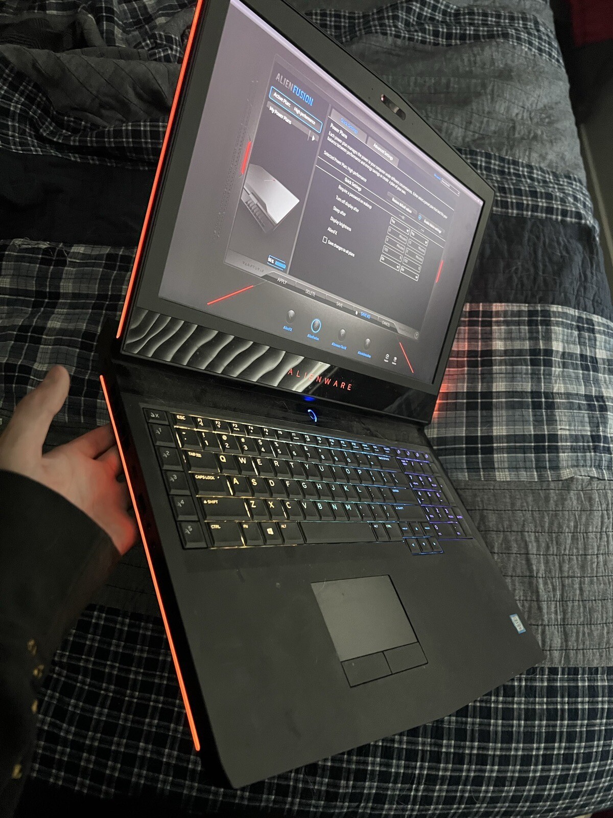 Alienware 17 R4 17.3″ Intel I7-7700HQ, 16GB RAM, 128GB SSD + 1TB HDD, GeForce…