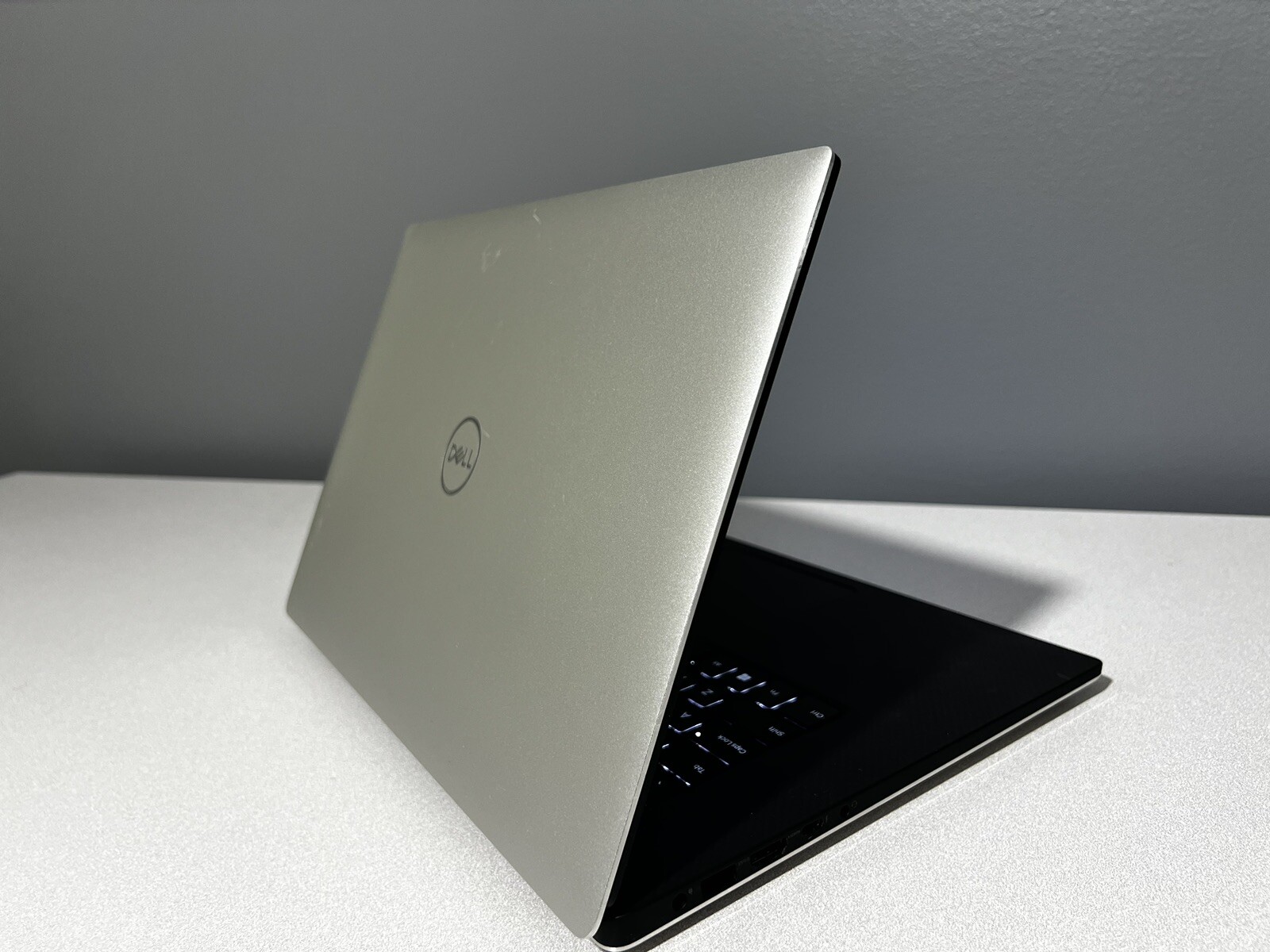 CLEAN – Dell XPS 15 7590 Intel Core i5-9300H 8GB RAM, 256GB SSD Windows 11 PRO